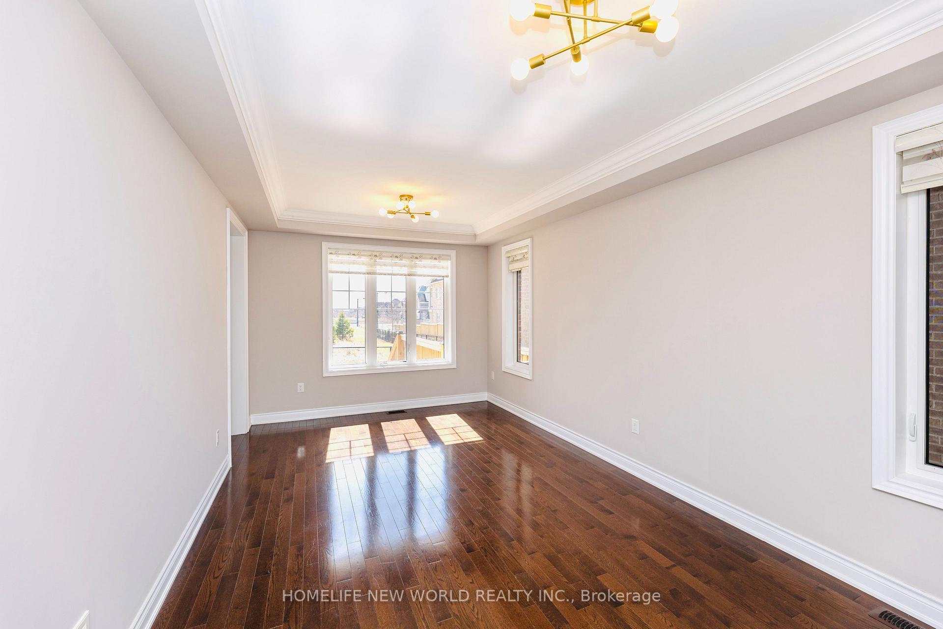 Photo 7 of 77 Cranbrook Crescent, Vaughan, Kleinburg — HOMEH