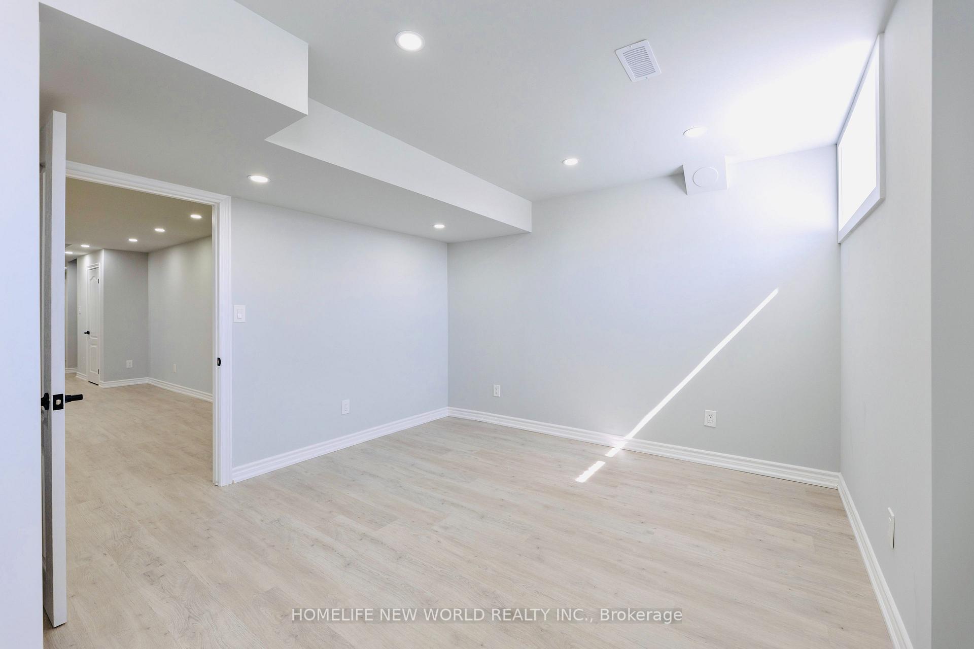 Photo 32 of 77 Cranbrook Crescent, Vaughan, Kleinburg — HOMEH