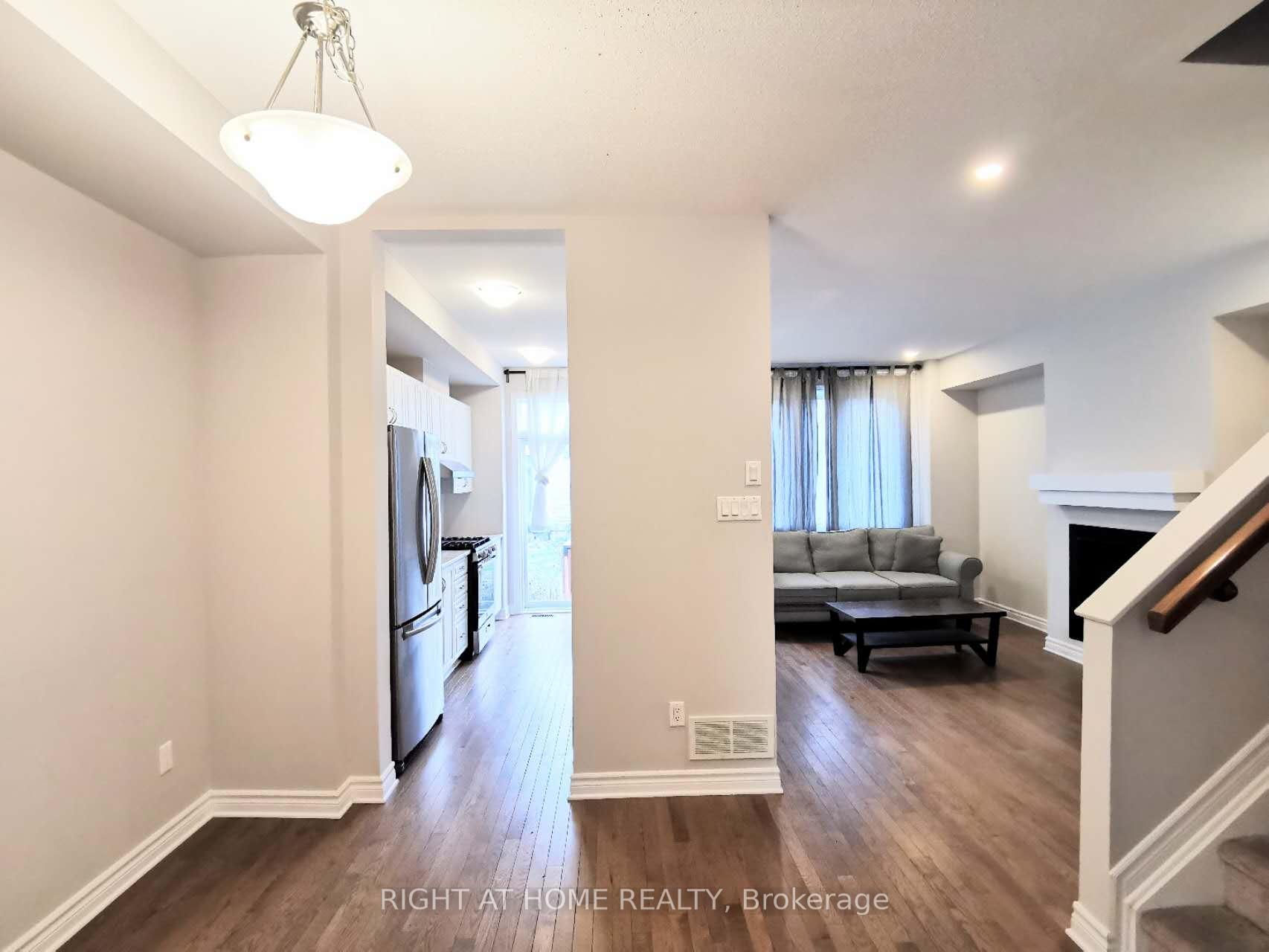 Photo 3 of 2452 Waterlilly Way, Ottawa, Barrhaven - Heritage Park — HOMEH