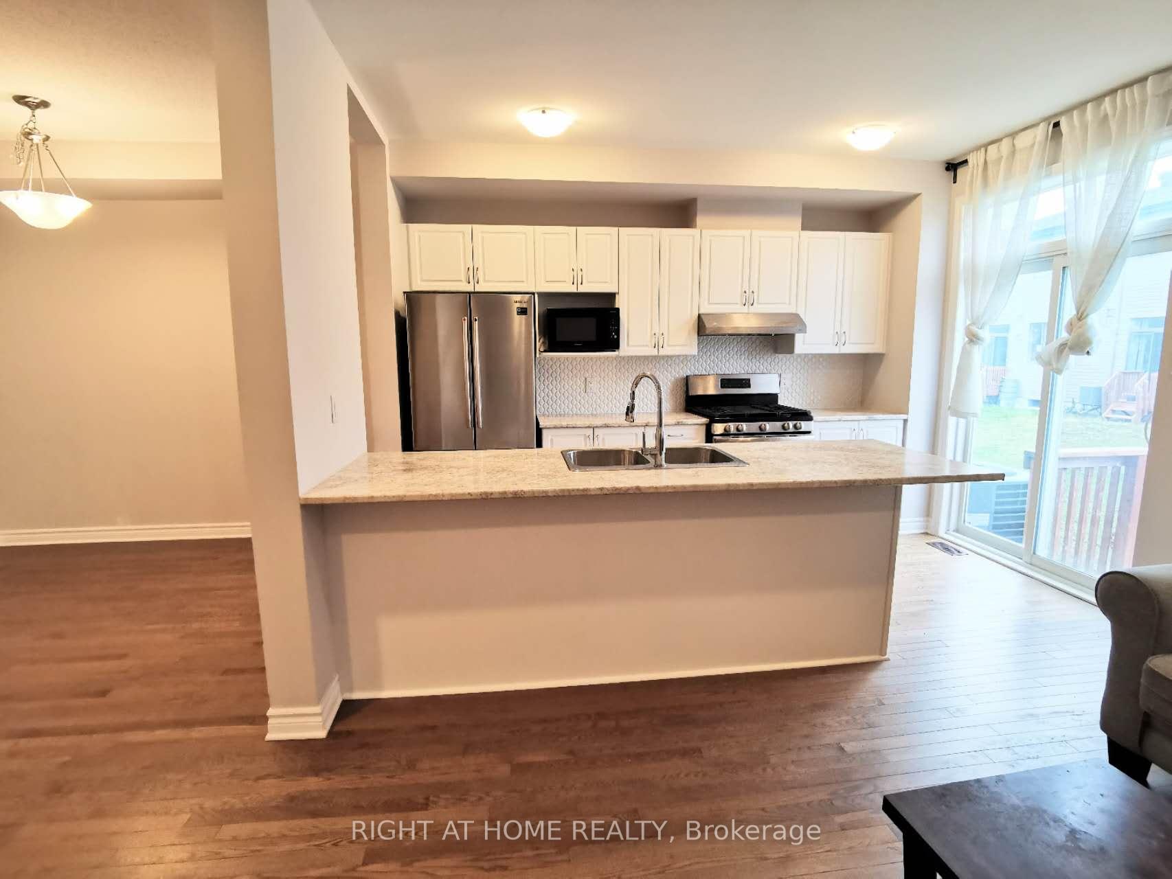 Photo 7 of 2452 Waterlilly Way, Ottawa, Barrhaven - Heritage Park — HOMEH
