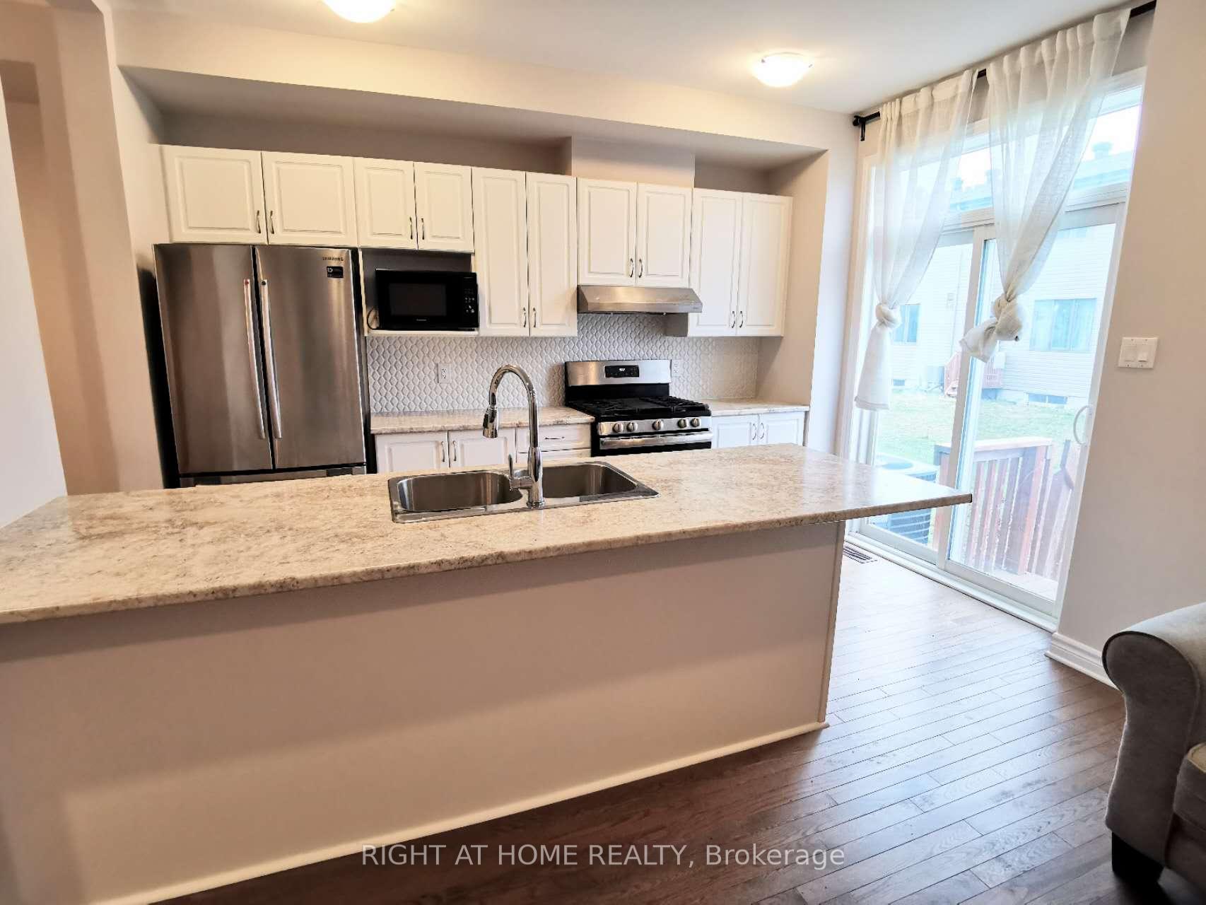Photo 8 of 2452 Waterlilly Way, Ottawa, Barrhaven - Heritage Park — HOMEH