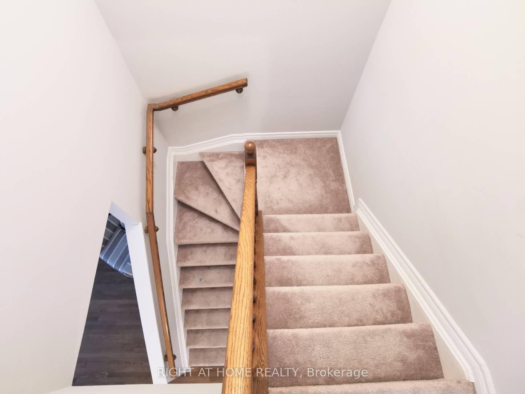 Photo 10 of 2452 Waterlilly Way, Ottawa, Barrhaven - Heritage Park — HOMEH
