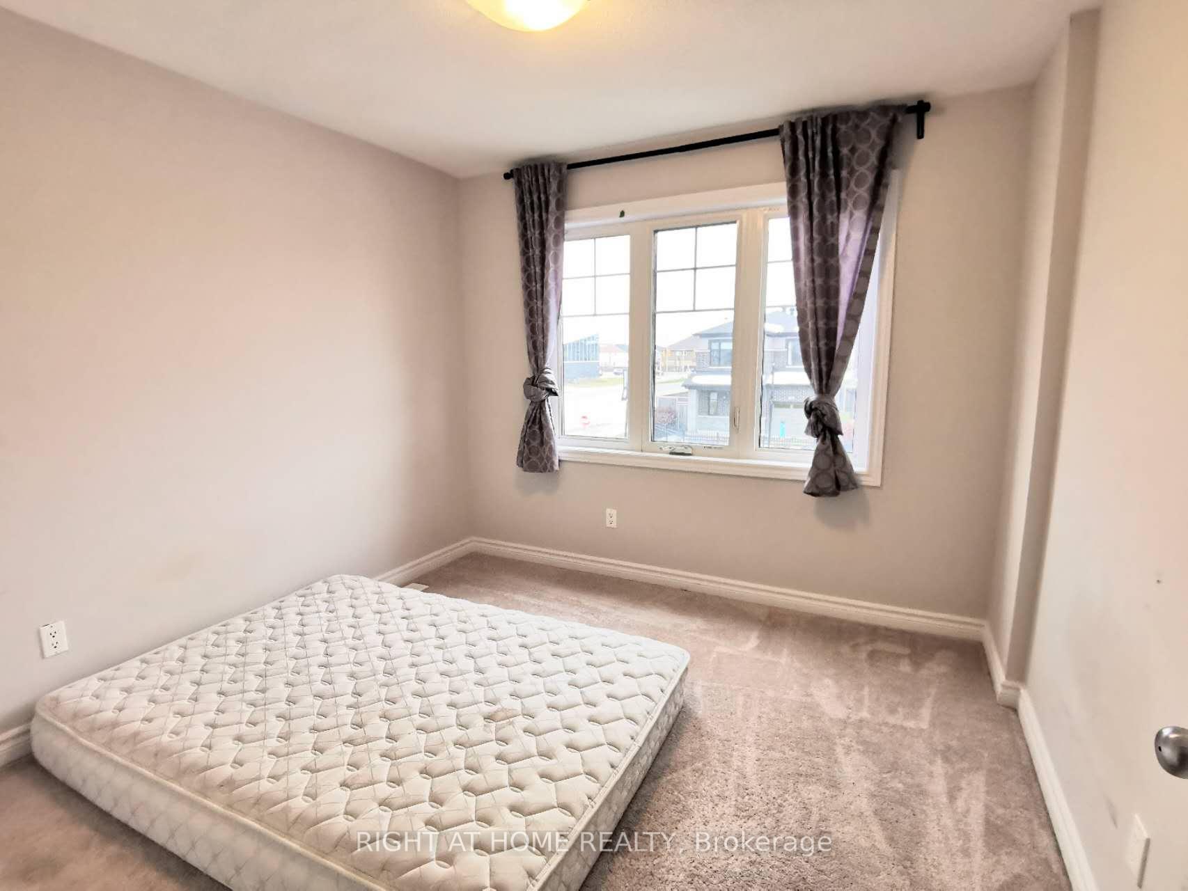 Photo 19 of 2452 Waterlilly Way, Ottawa, Barrhaven - Heritage Park — HOMEH