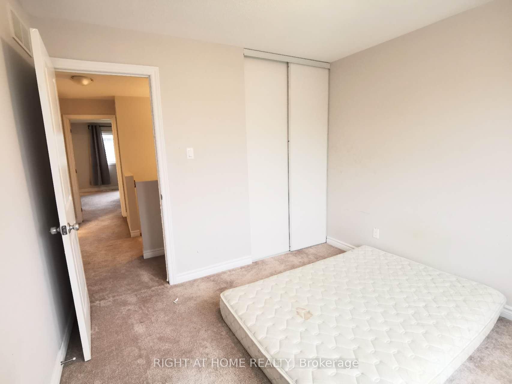 Photo 18 of 2452 Waterlilly Way, Ottawa, Barrhaven - Heritage Park — HOMEH