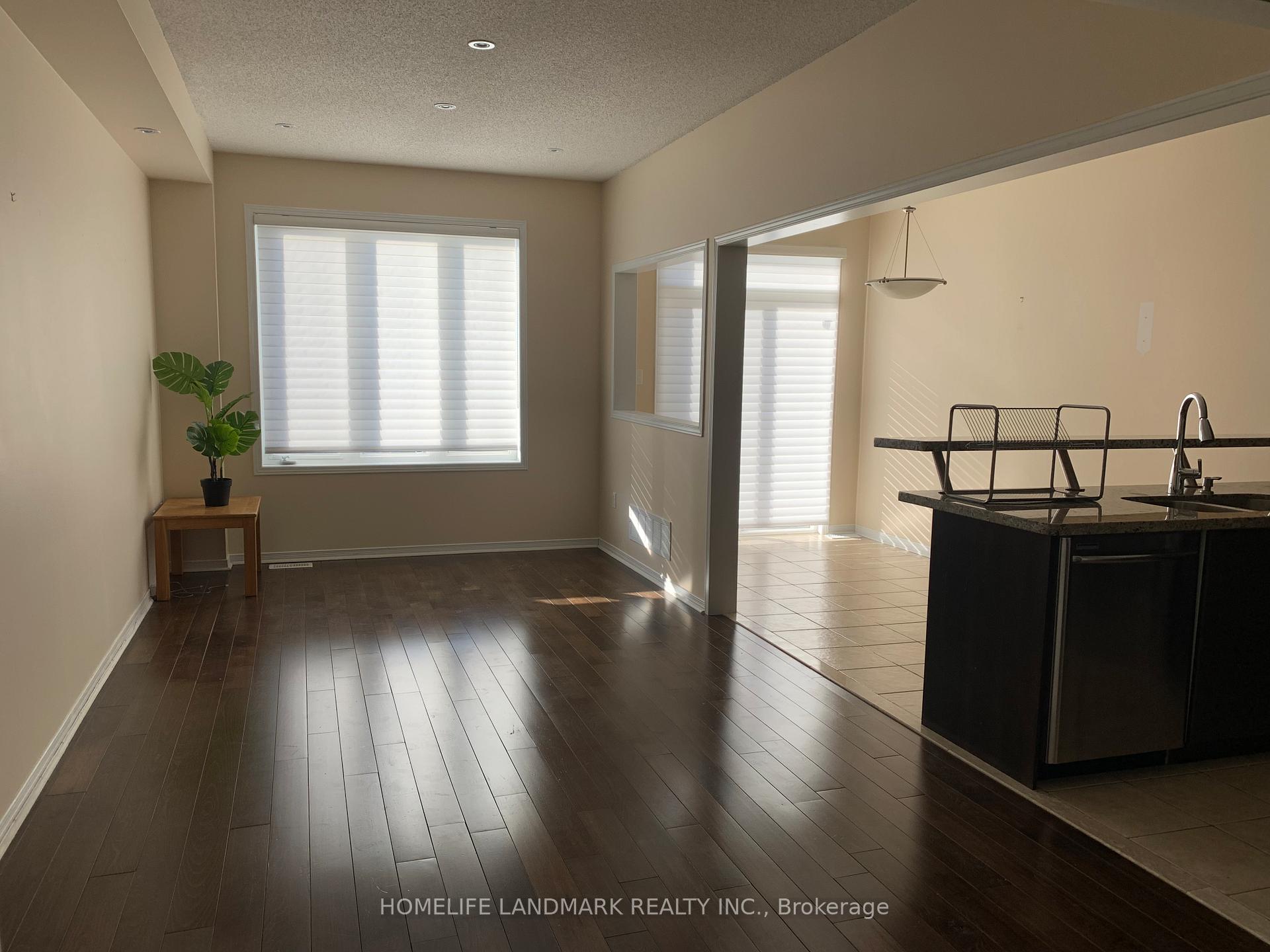 Photo 3 of 117 Catalpa Crescent, Vaughan, Patterson — HOMEH