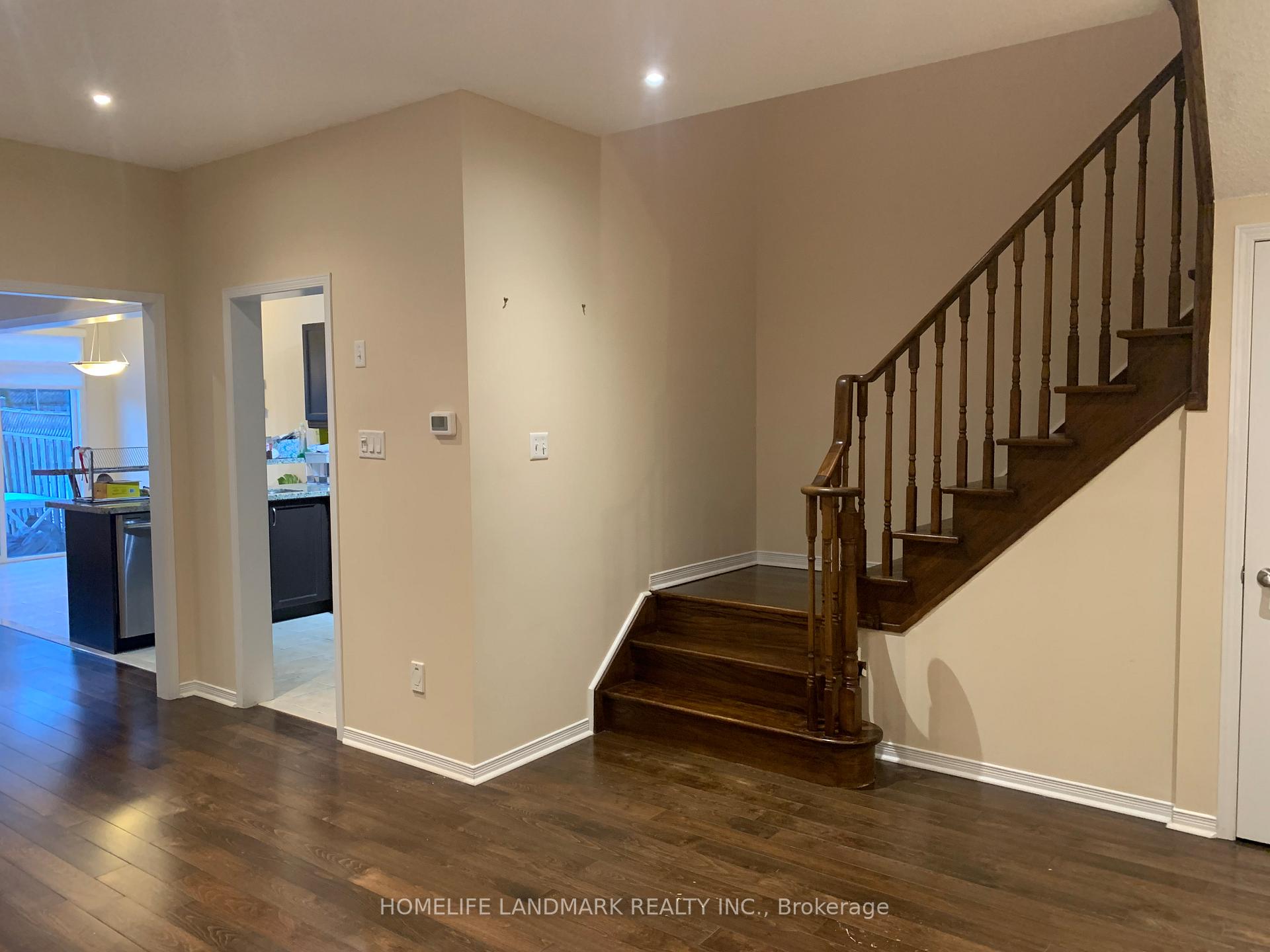Photo 10 of 117 Catalpa Crescent, Vaughan, Patterson — HOMEH