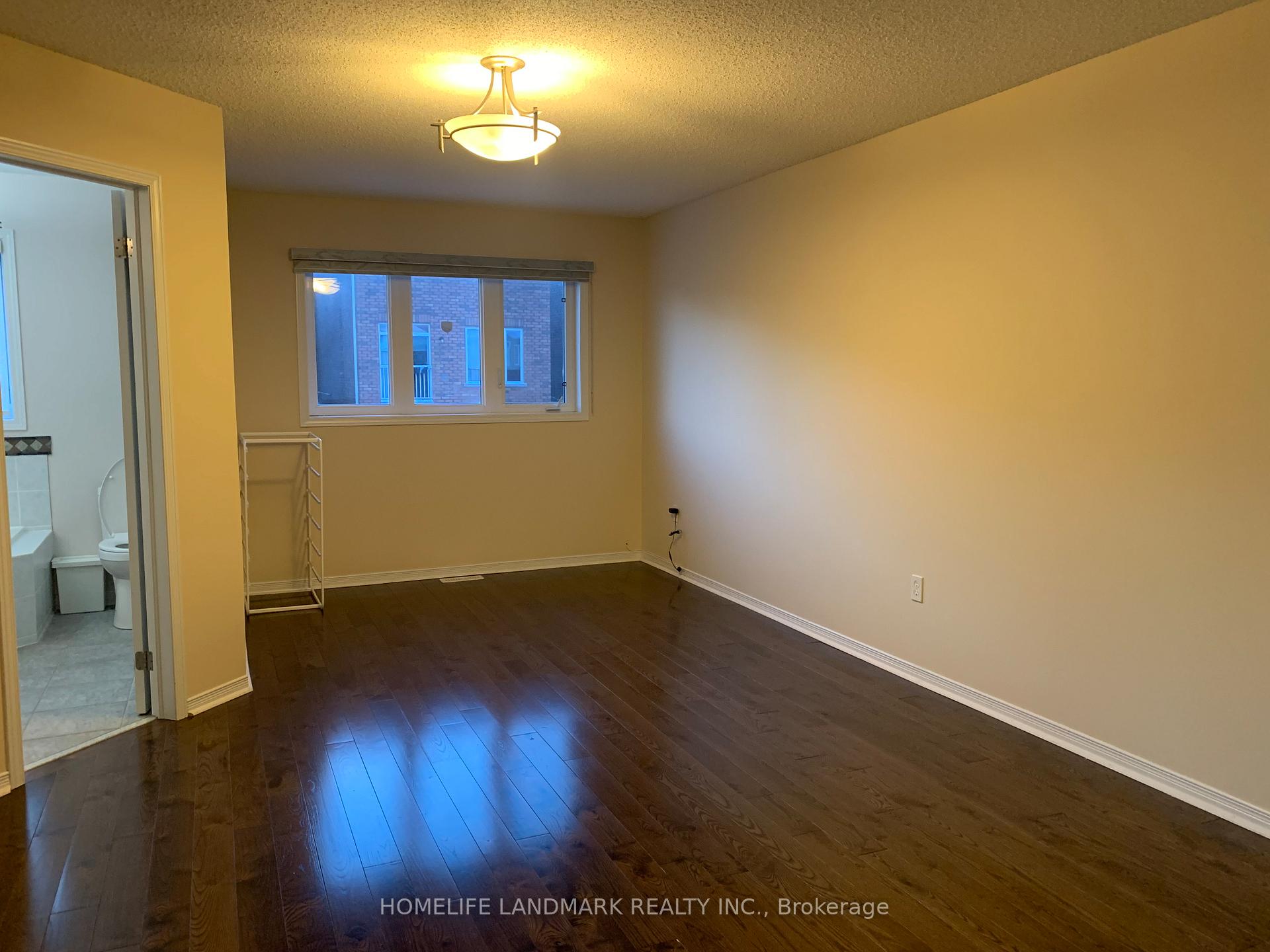Photo 11 of 117 Catalpa Crescent, Vaughan, Patterson — HOMEH