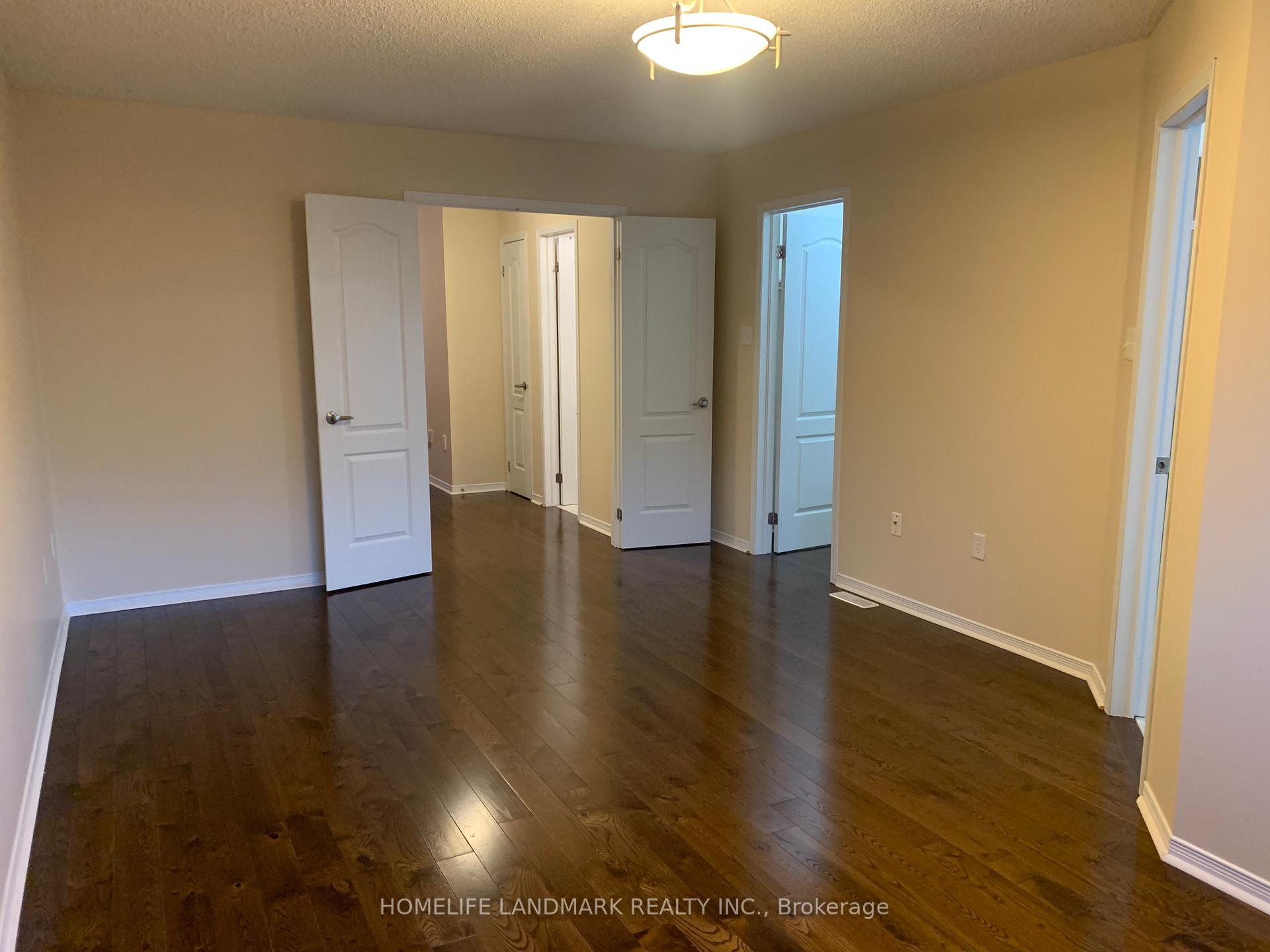 Photo 12 of 117 Catalpa Crescent, Vaughan, Patterson — HOMEH