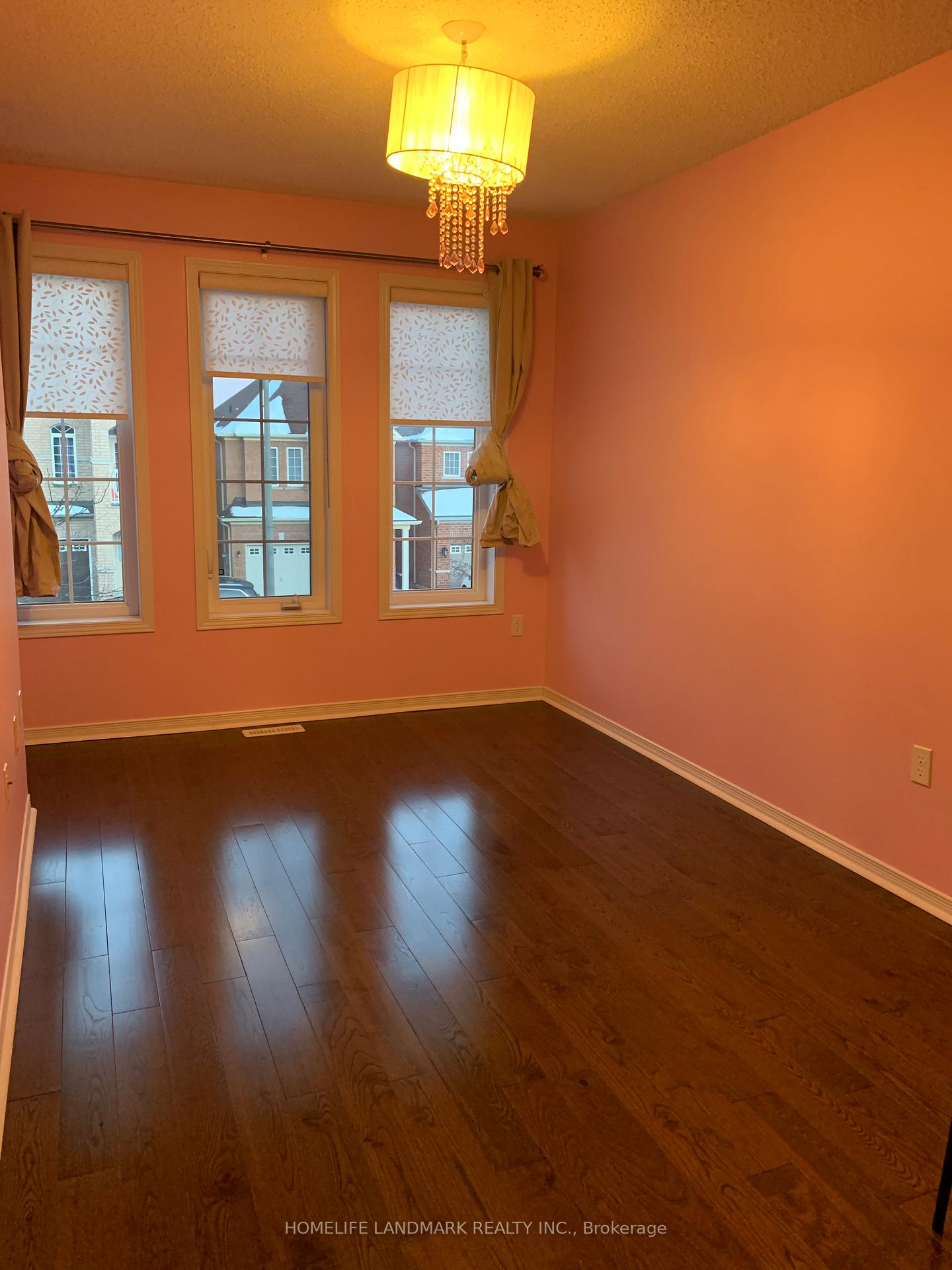 Photo 14 of 117 Catalpa Crescent, Vaughan, Patterson — HOMEH