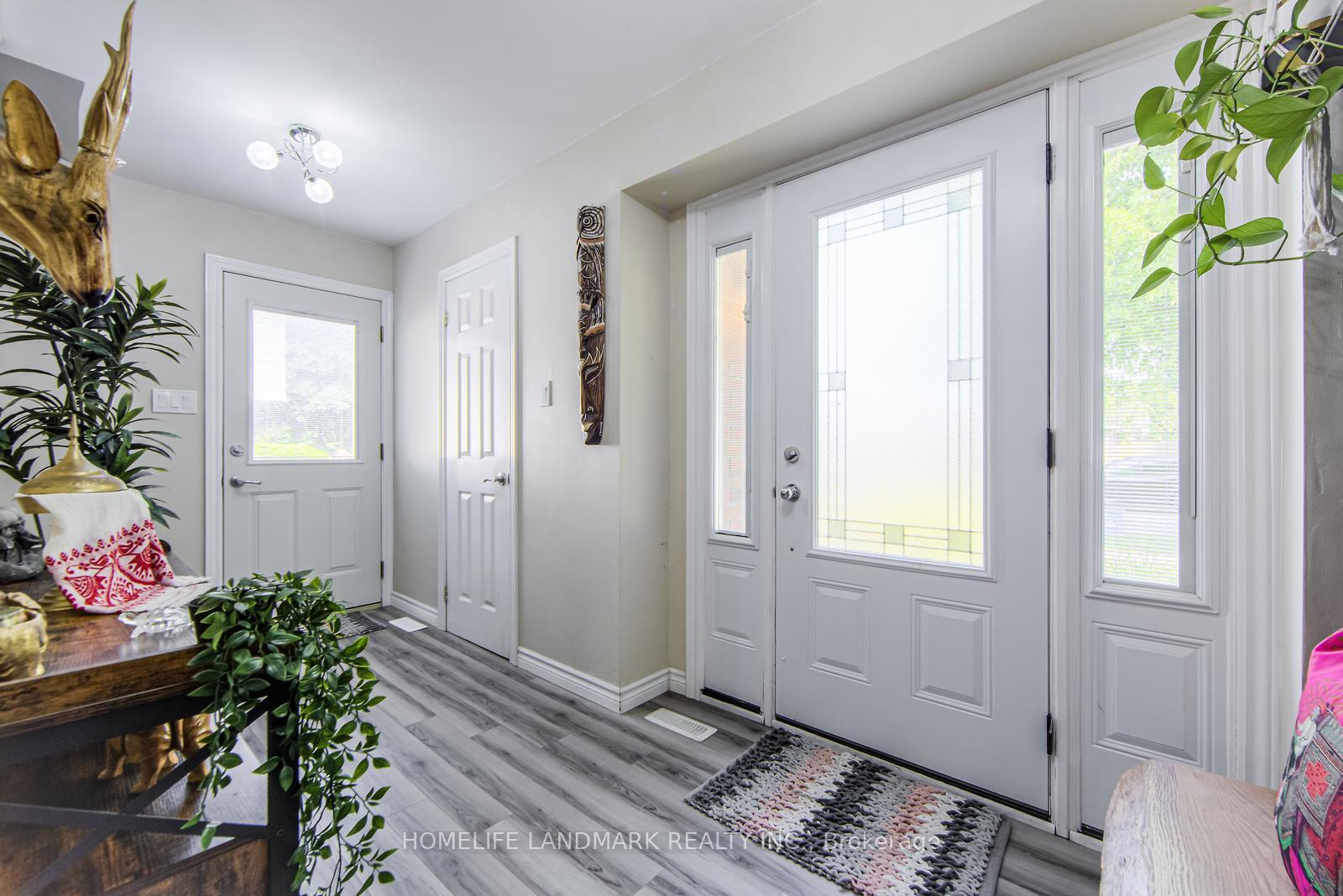 Photo 5 of 915 Harding Street, Whitby, Downtown Whitby — HOMEH