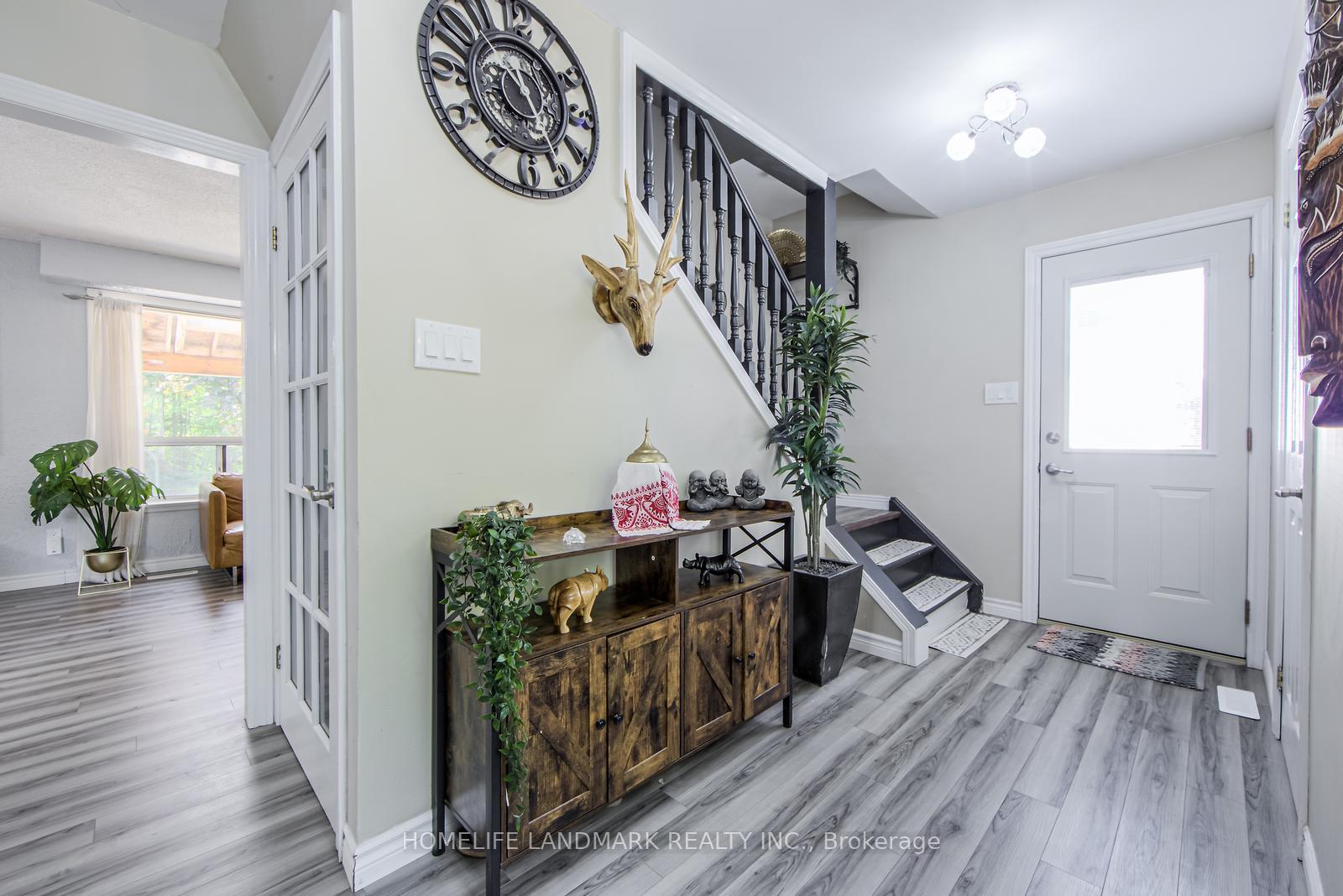 Photo 6 of 915 Harding Street, Whitby, Downtown Whitby — HOMEH