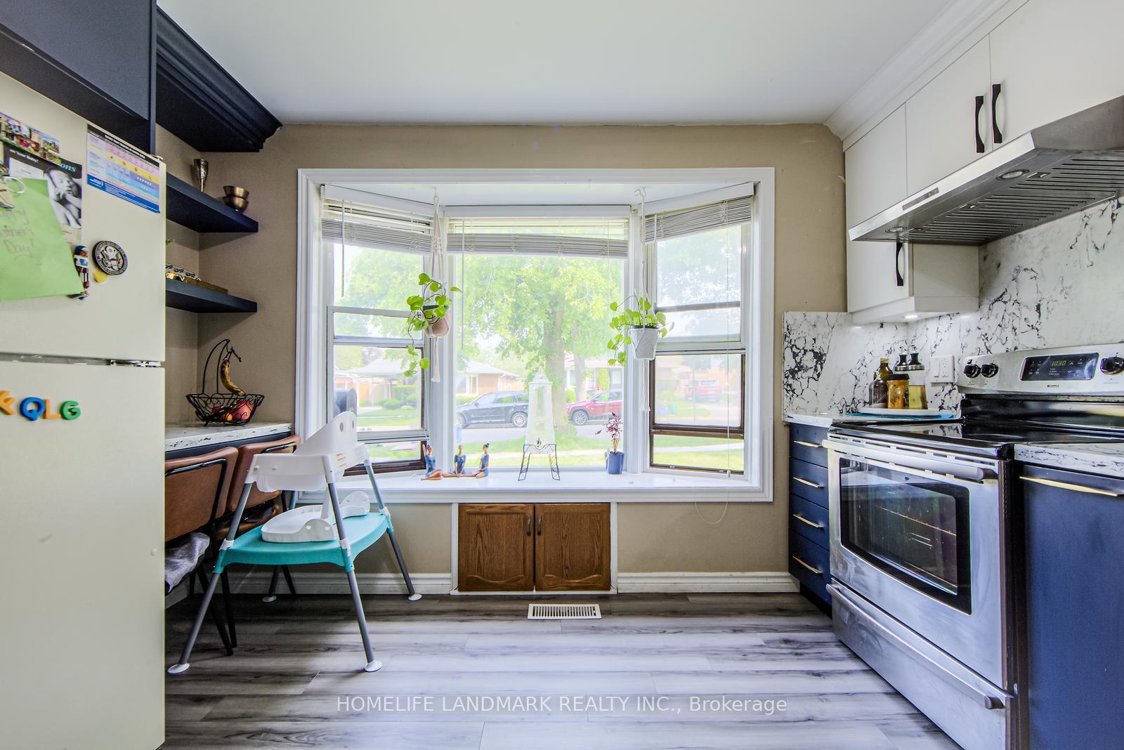 Photo 8 of 915 Harding Street, Whitby, Downtown Whitby — HOMEH