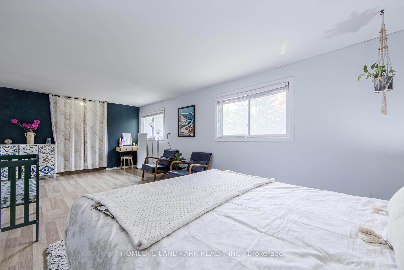 Photo 14 of 915 Harding Street, Whitby, Downtown Whitby — HOMEH