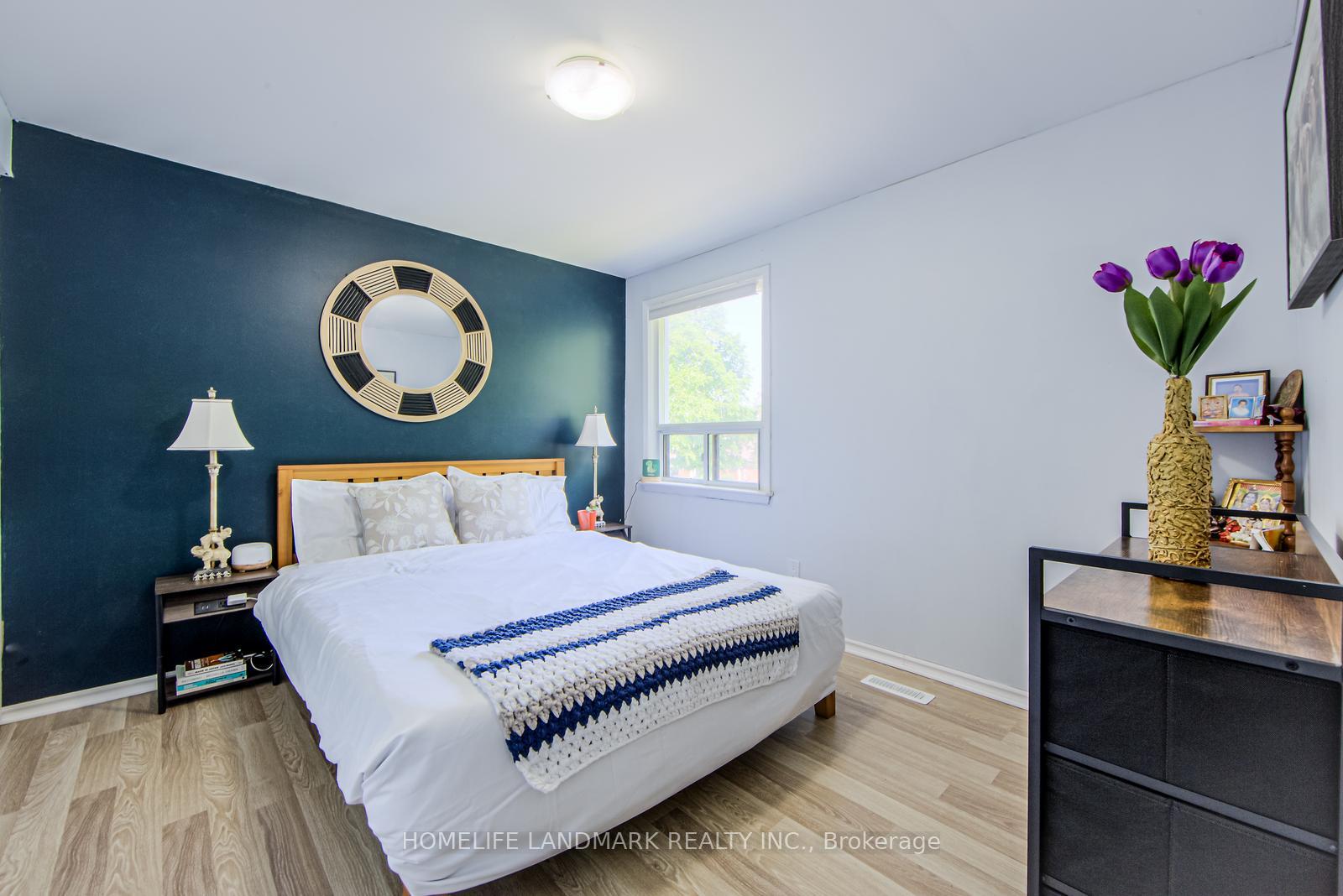 Photo 16 of 915 Harding Street, Whitby, Downtown Whitby — HOMEH