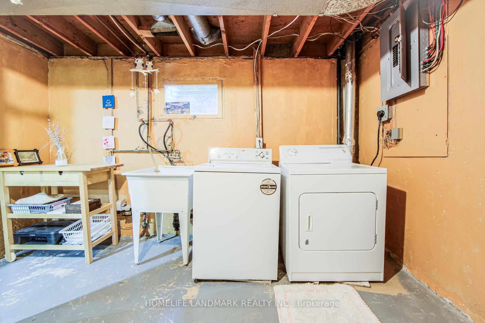 Photo 24 of 915 Harding Street, Whitby, Downtown Whitby — HOMEH