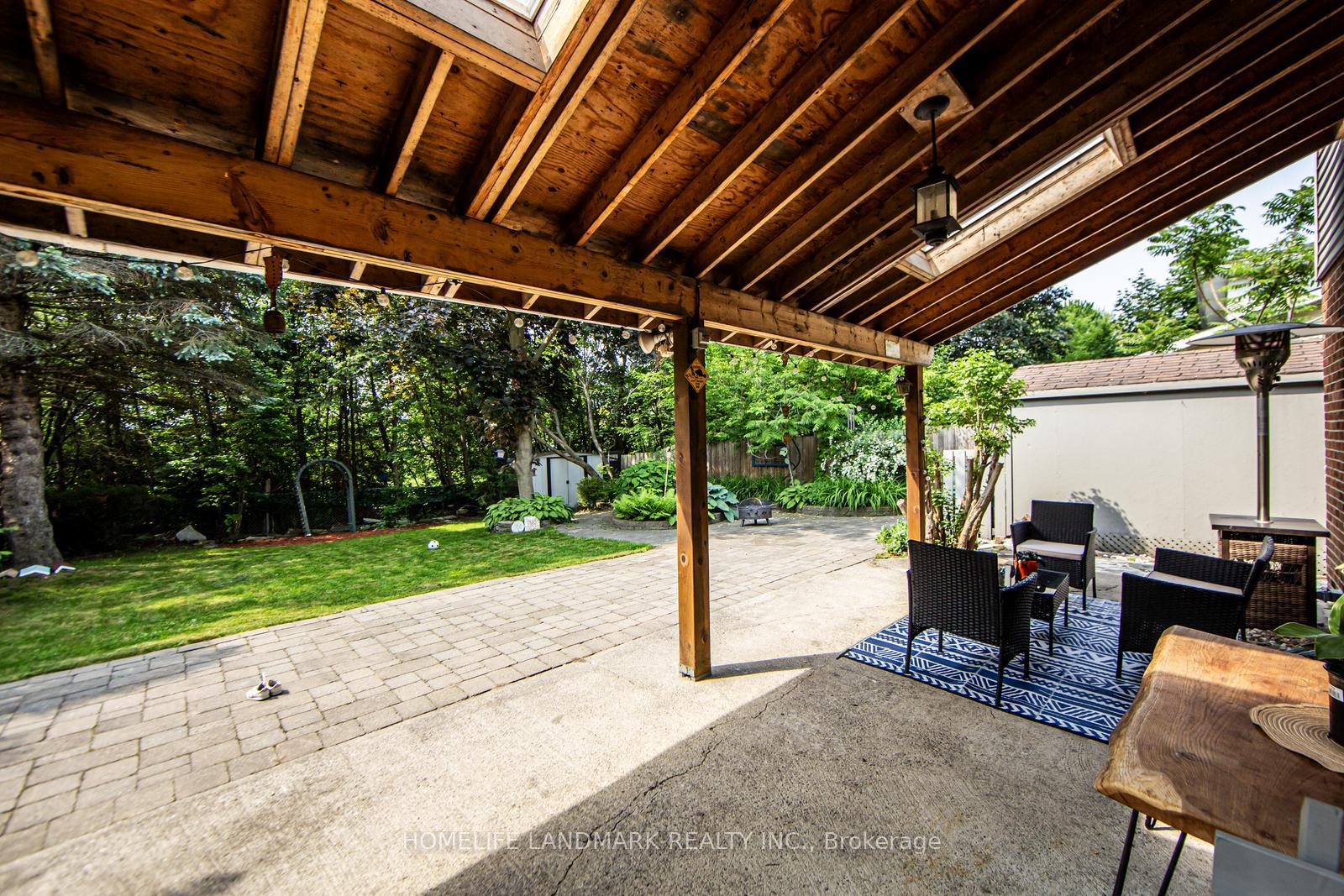 Photo 25 of 915 Harding Street, Whitby, Downtown Whitby — HOMEH