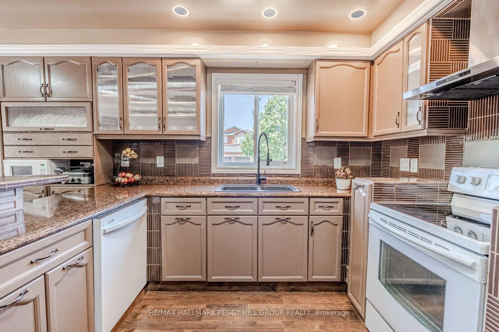 Photo 3 of 68 Coughlin Road, Barrie, Holly — HOMEH