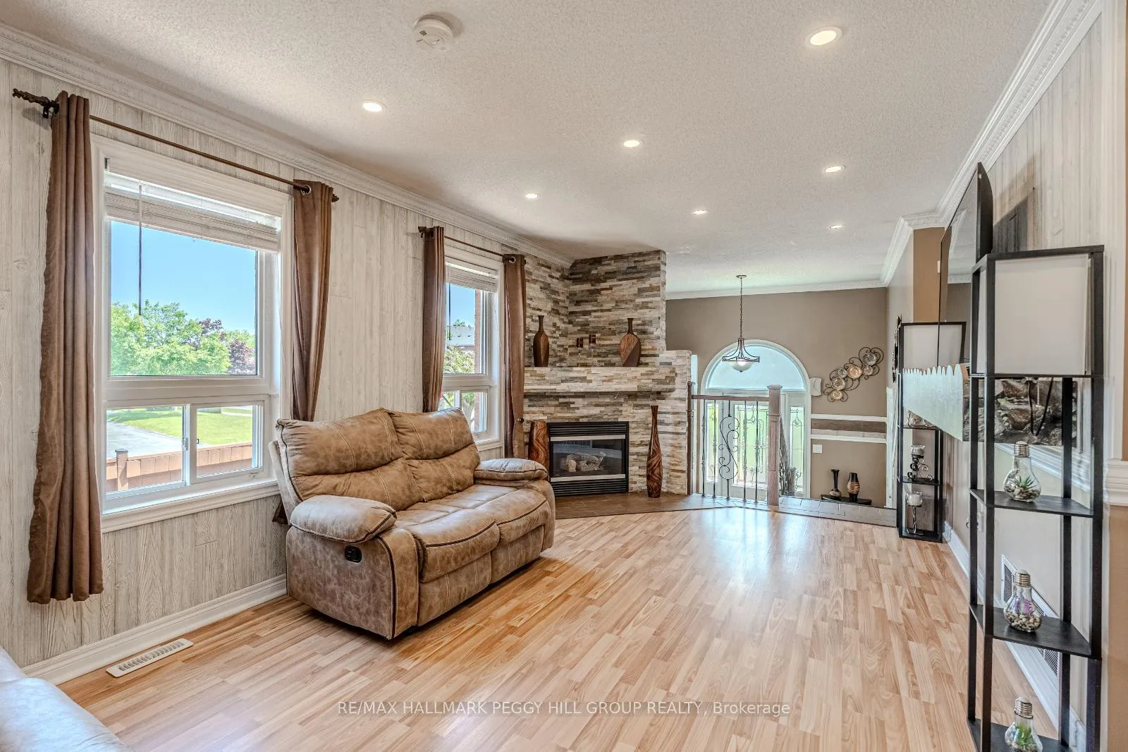 Photo 5 of 68 Coughlin Road, Barrie, Holly — HOMEH