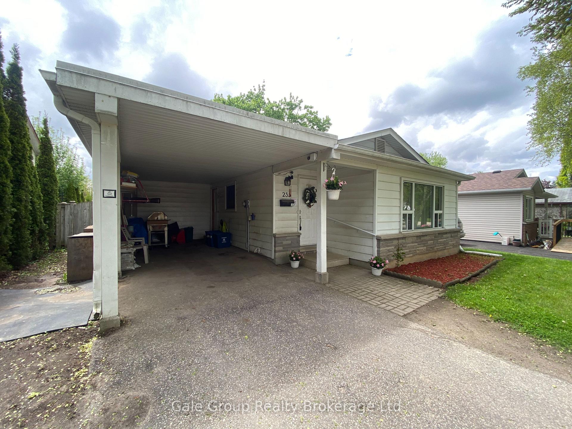 Photo 3 of 235 Huntingdon Crescent, Waterloo — HOMEH