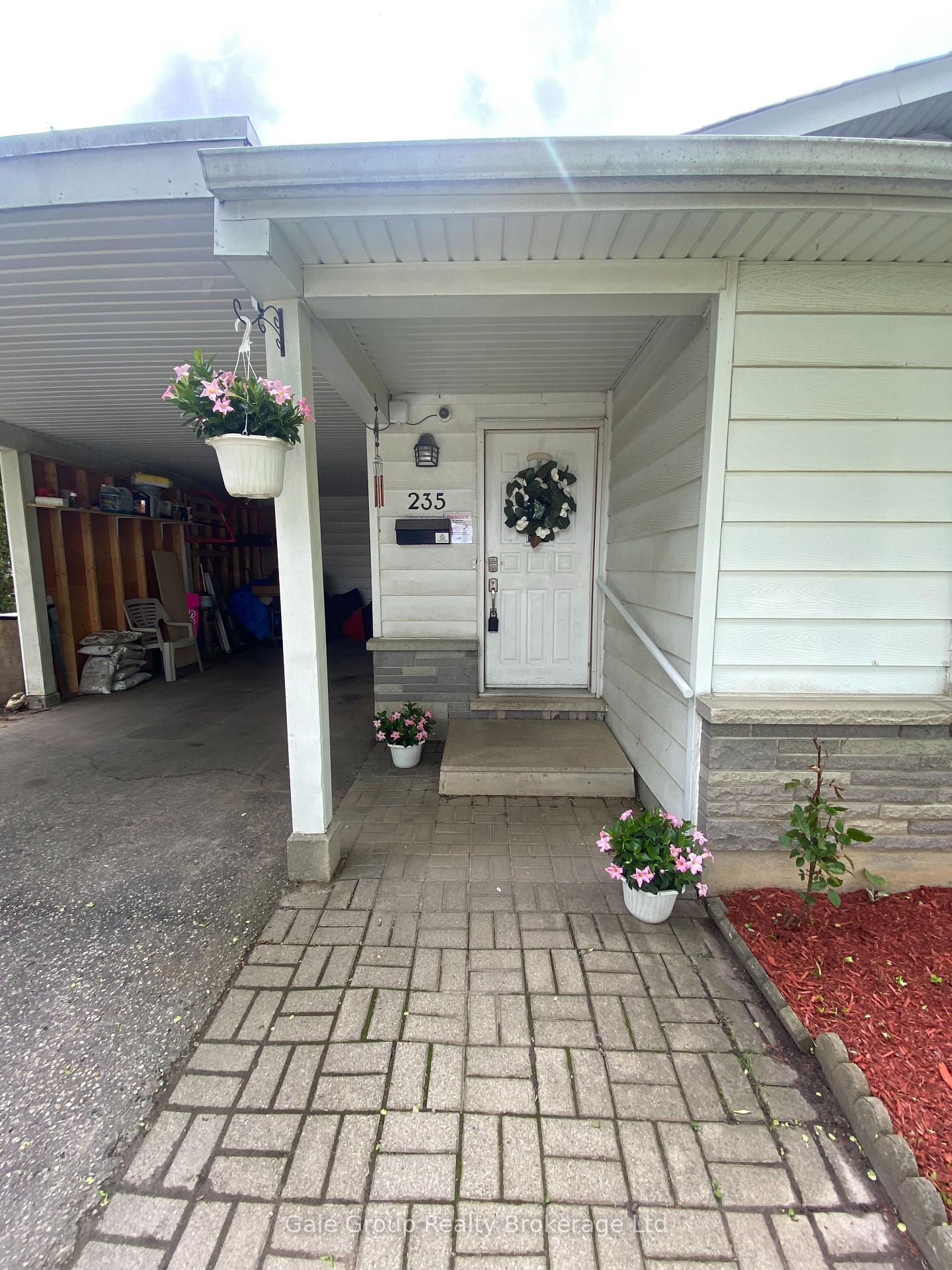 Photo 7 of 235 Huntingdon Crescent, Waterloo — HOMEH