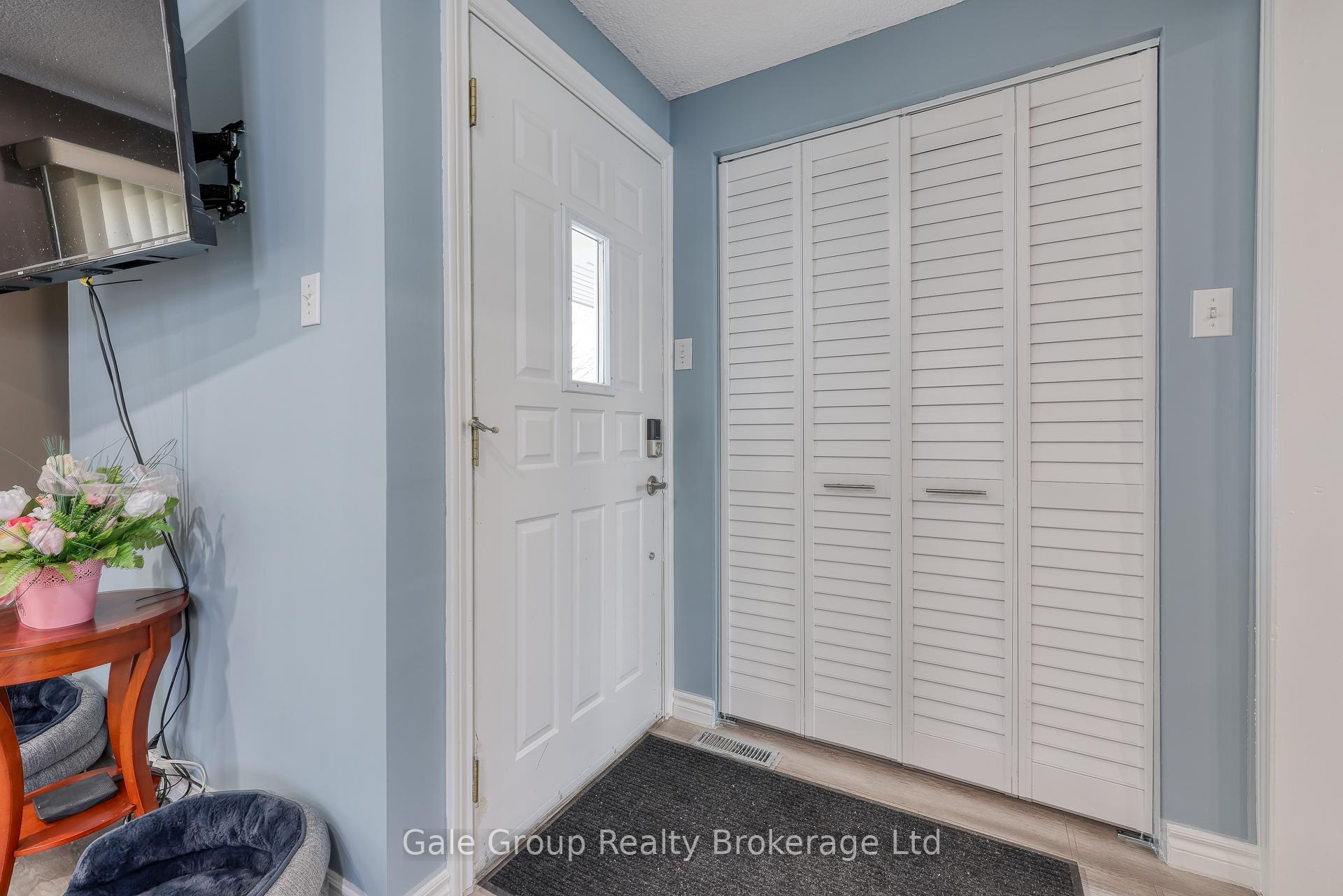 Photo 8 of 235 Huntingdon Crescent, Waterloo — HOMEH