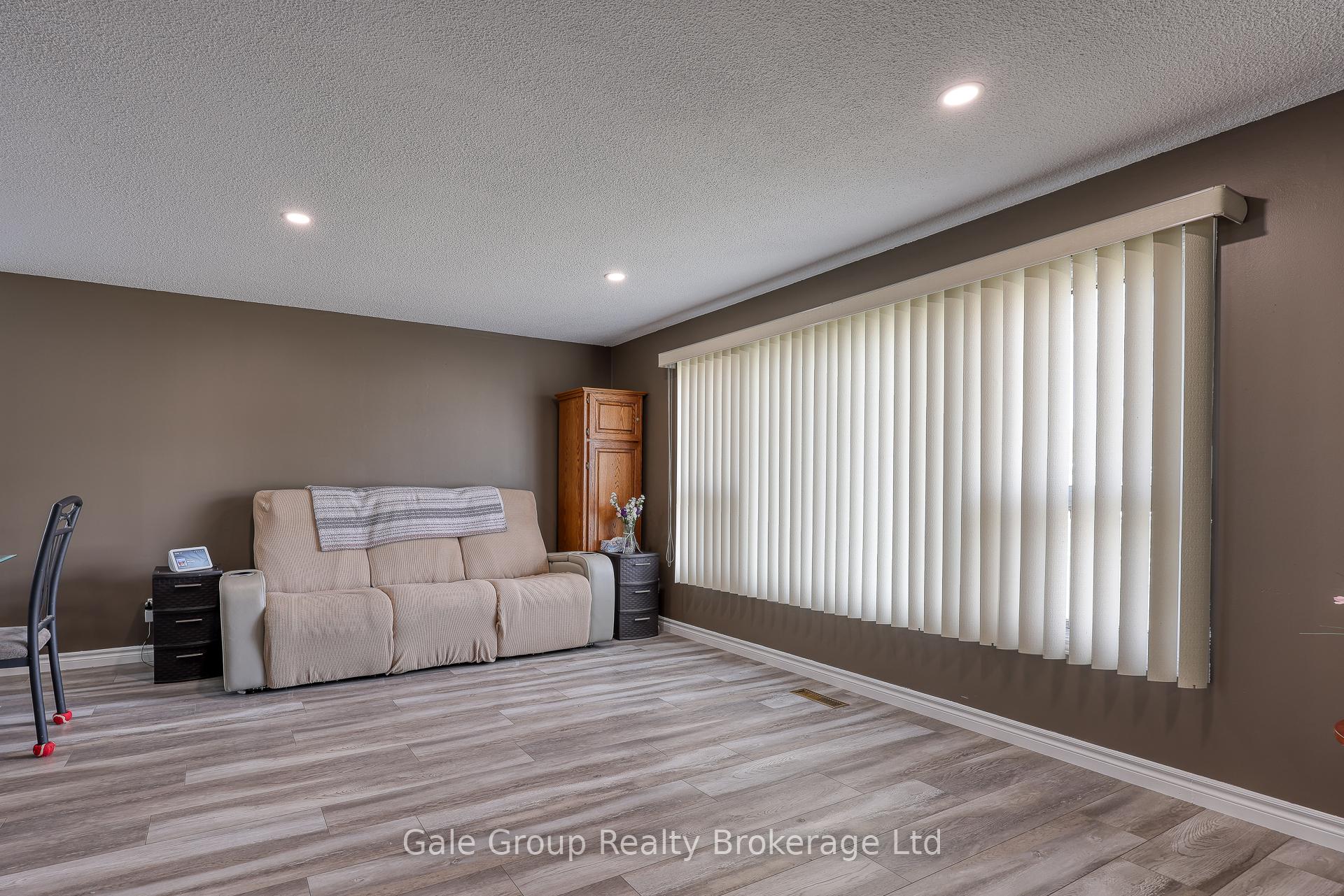 Photo 10 of 235 Huntingdon Crescent, Waterloo — HOMEH