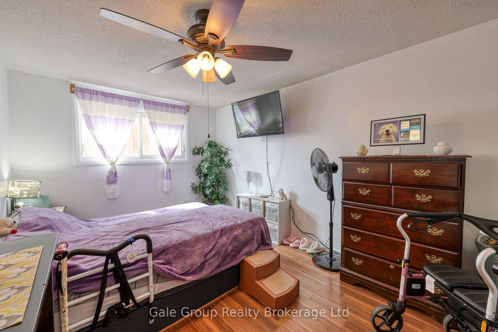 Photo 14 of 235 Huntingdon Crescent, Waterloo — HOMEH