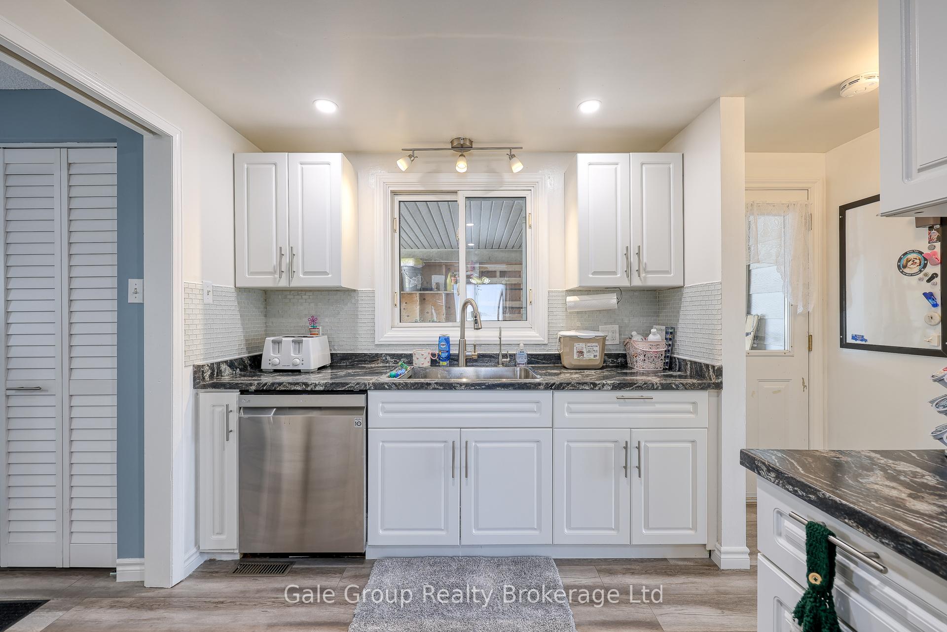 Photo 15 of 235 Huntingdon Crescent, Waterloo — HOMEH