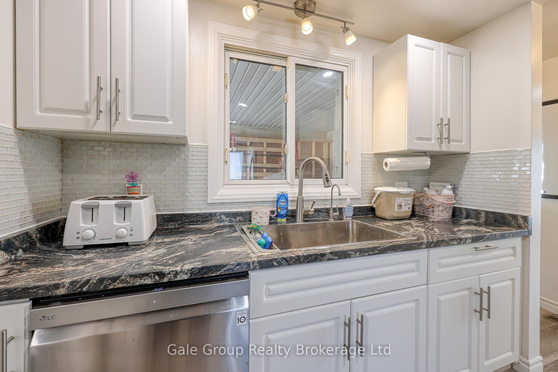 Photo 17 of 235 Huntingdon Crescent, Waterloo — HOMEH