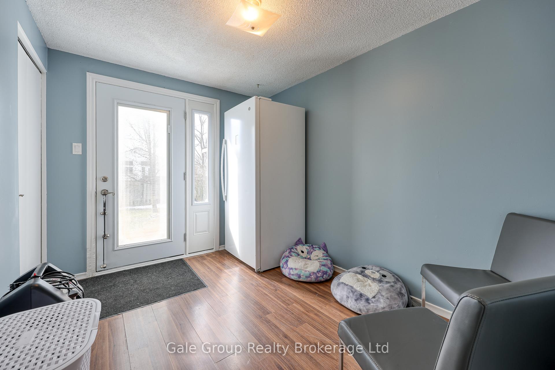 Photo 18 of 235 Huntingdon Crescent, Waterloo — HOMEH