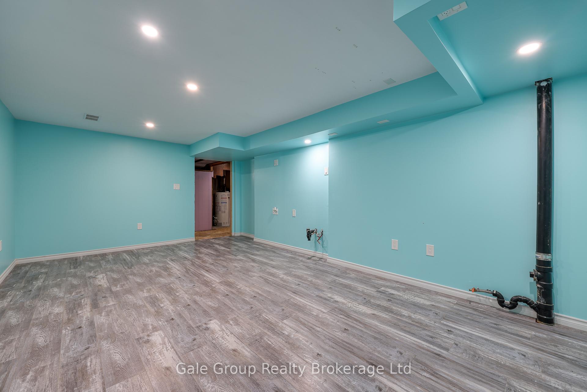 Photo 25 of 235 Huntingdon Crescent, Waterloo — HOMEH