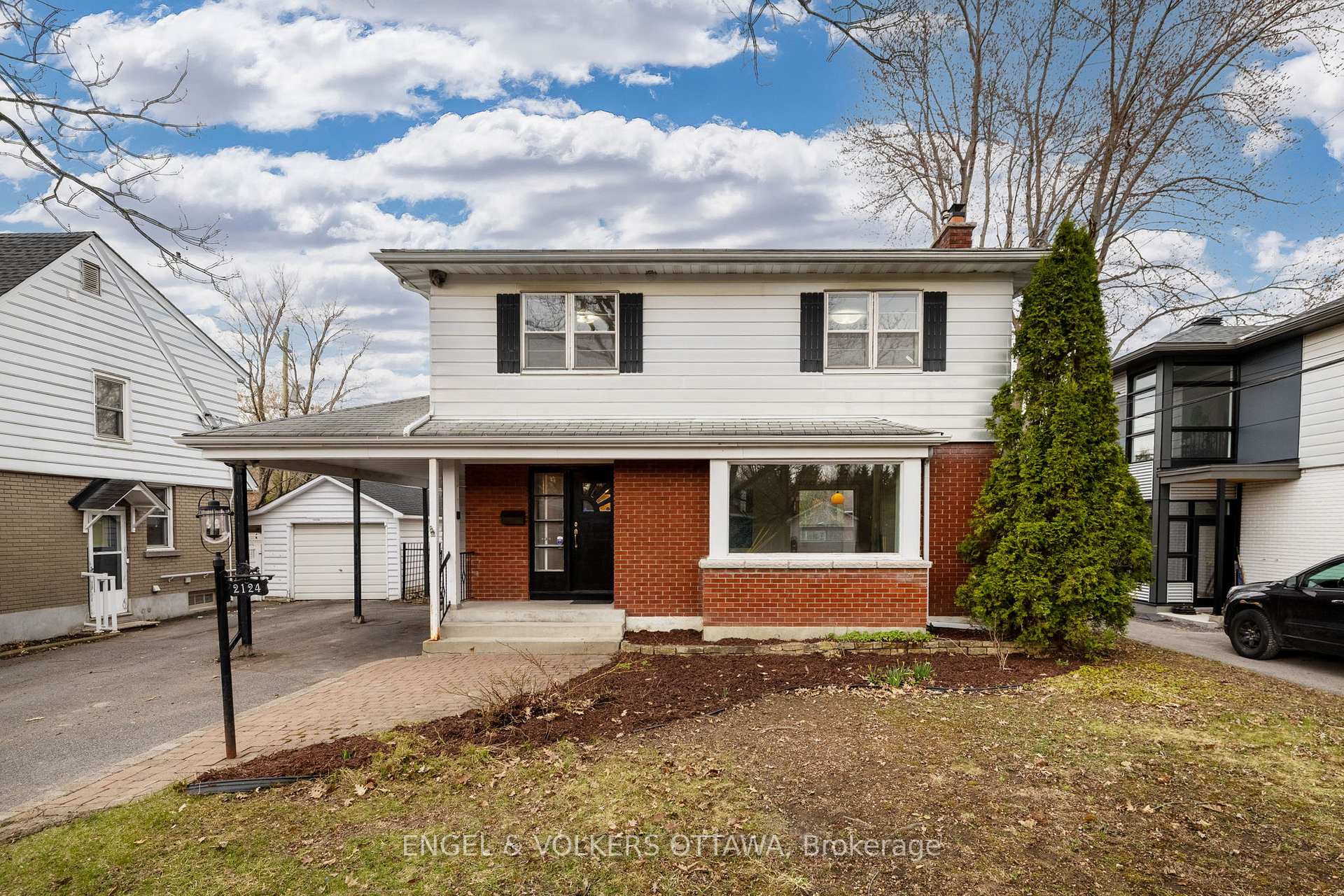 Photo 1 of 2124 Blossom Drive, Ottawa, Applewood Acres — HOMEH
