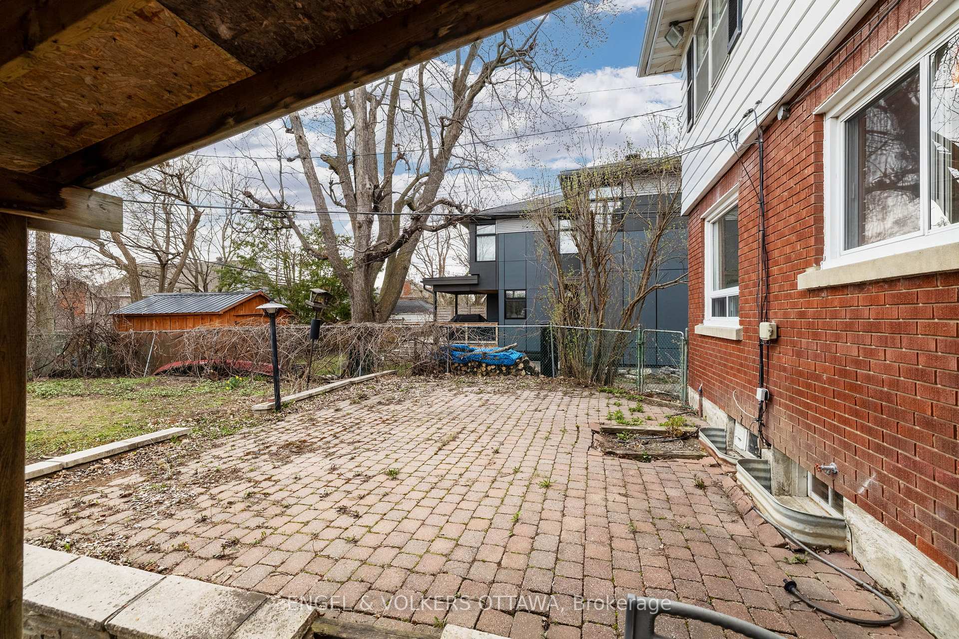 Photo 26 of 2124 Blossom Drive, Ottawa, Applewood Acres — HOMEH