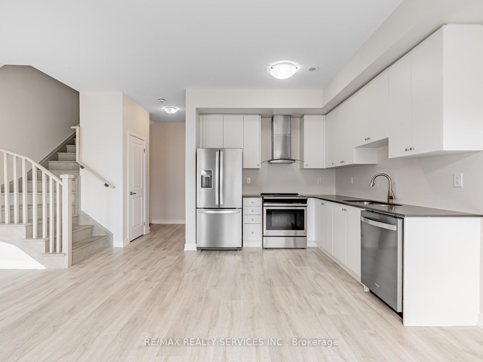 Photo 8 of 5 Lachine Street, Vaughan, Vaughan Grove — HOMEH