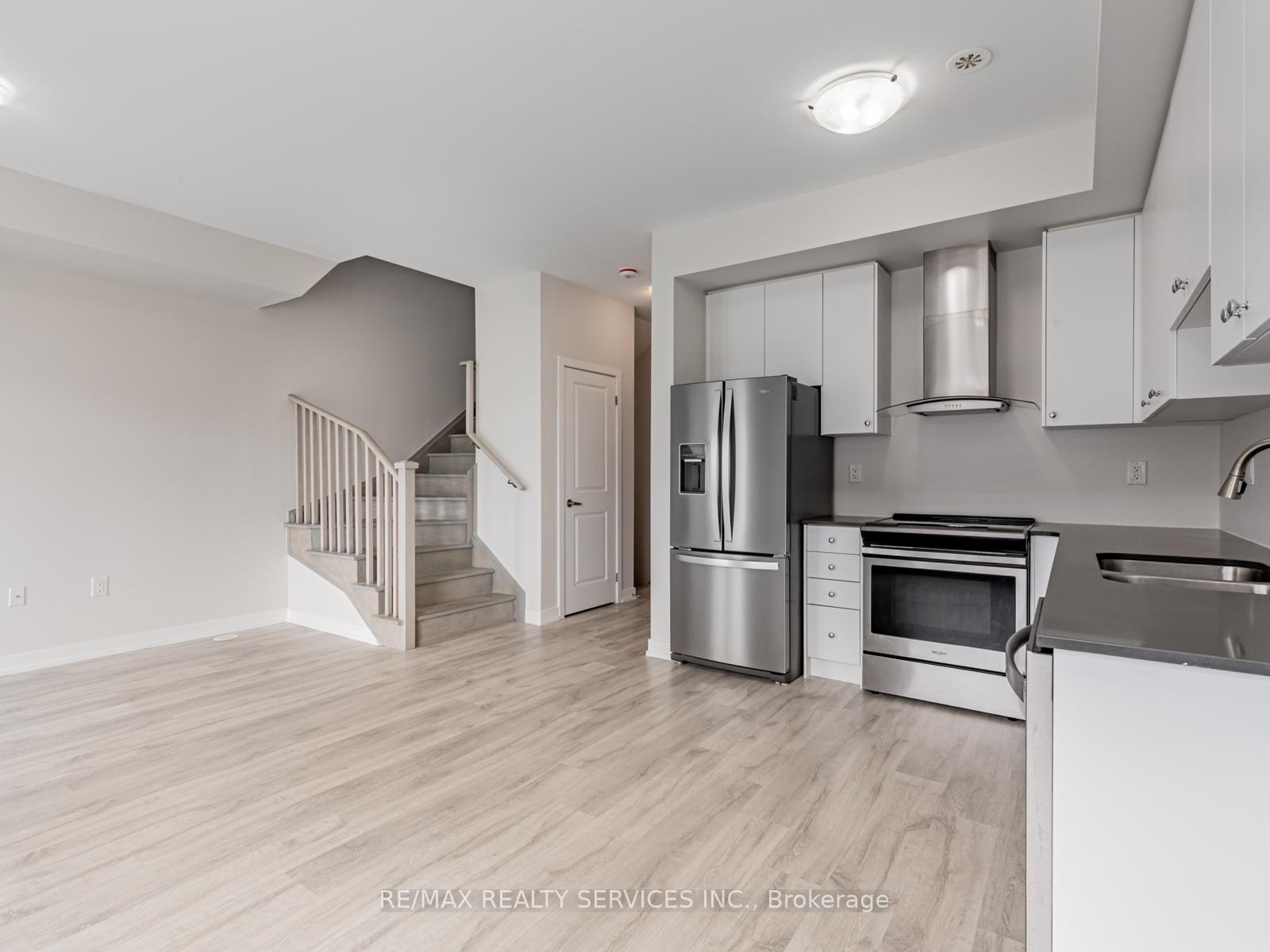 Photo 10 of 5 Lachine Street, Vaughan, Vaughan Grove — HOMEH