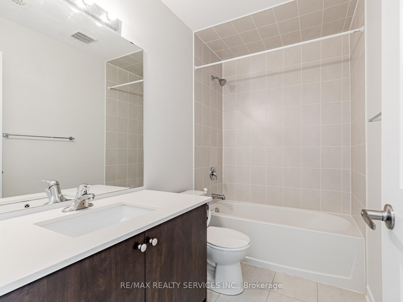 Photo 13 of 5 Lachine Street, Vaughan, Vaughan Grove — HOMEH