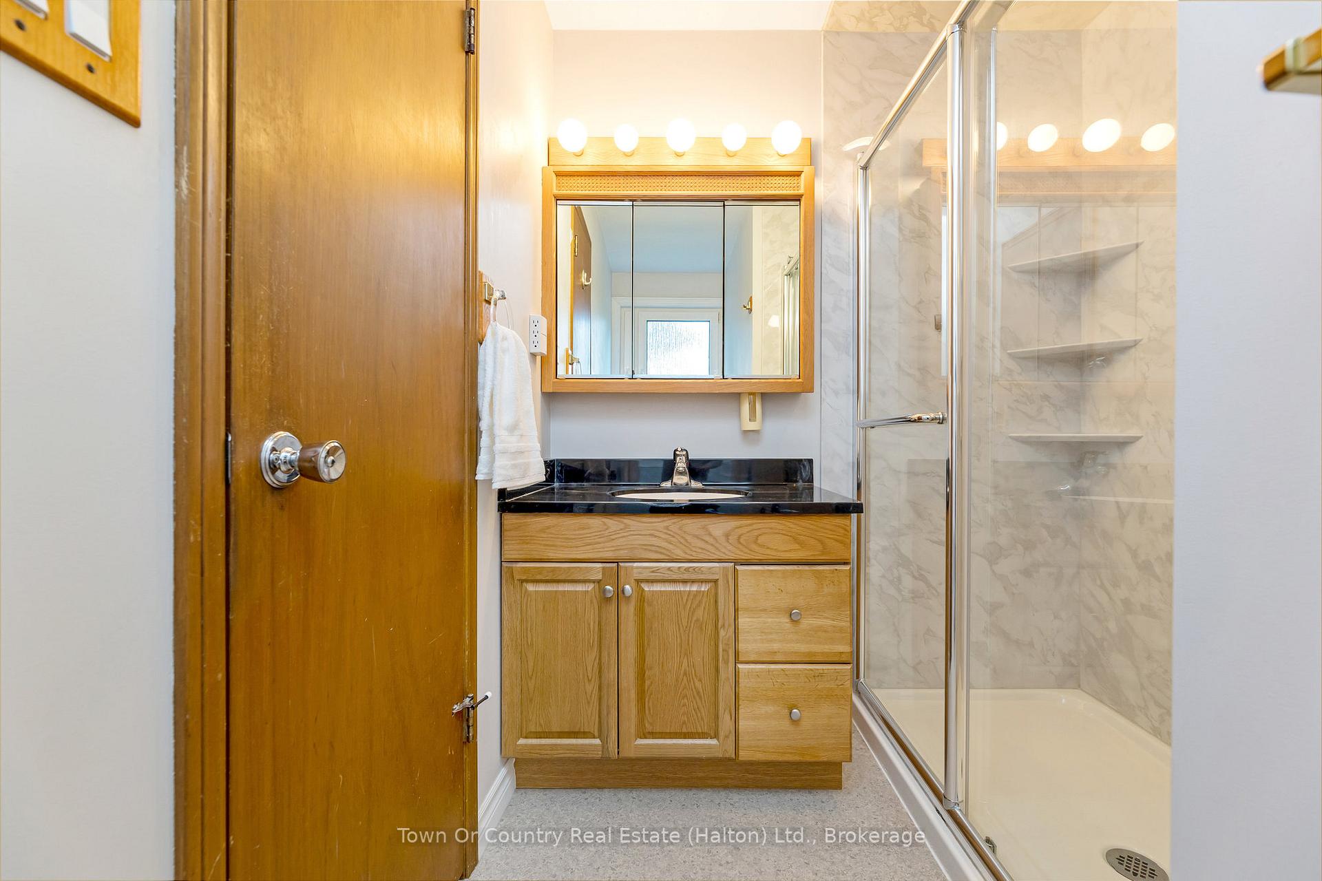 Photo 16 of 370 Roselawn Place, Waterloo — HOMEH
