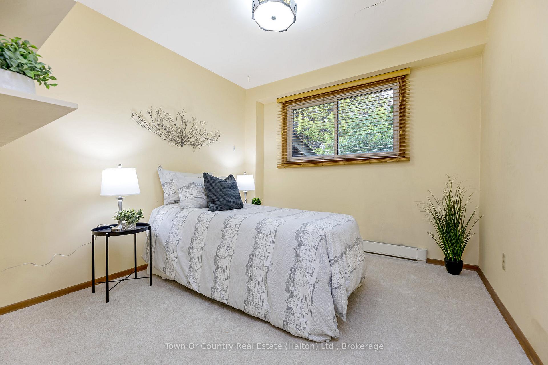 Photo 19 of 370 Roselawn Place, Waterloo — HOMEH