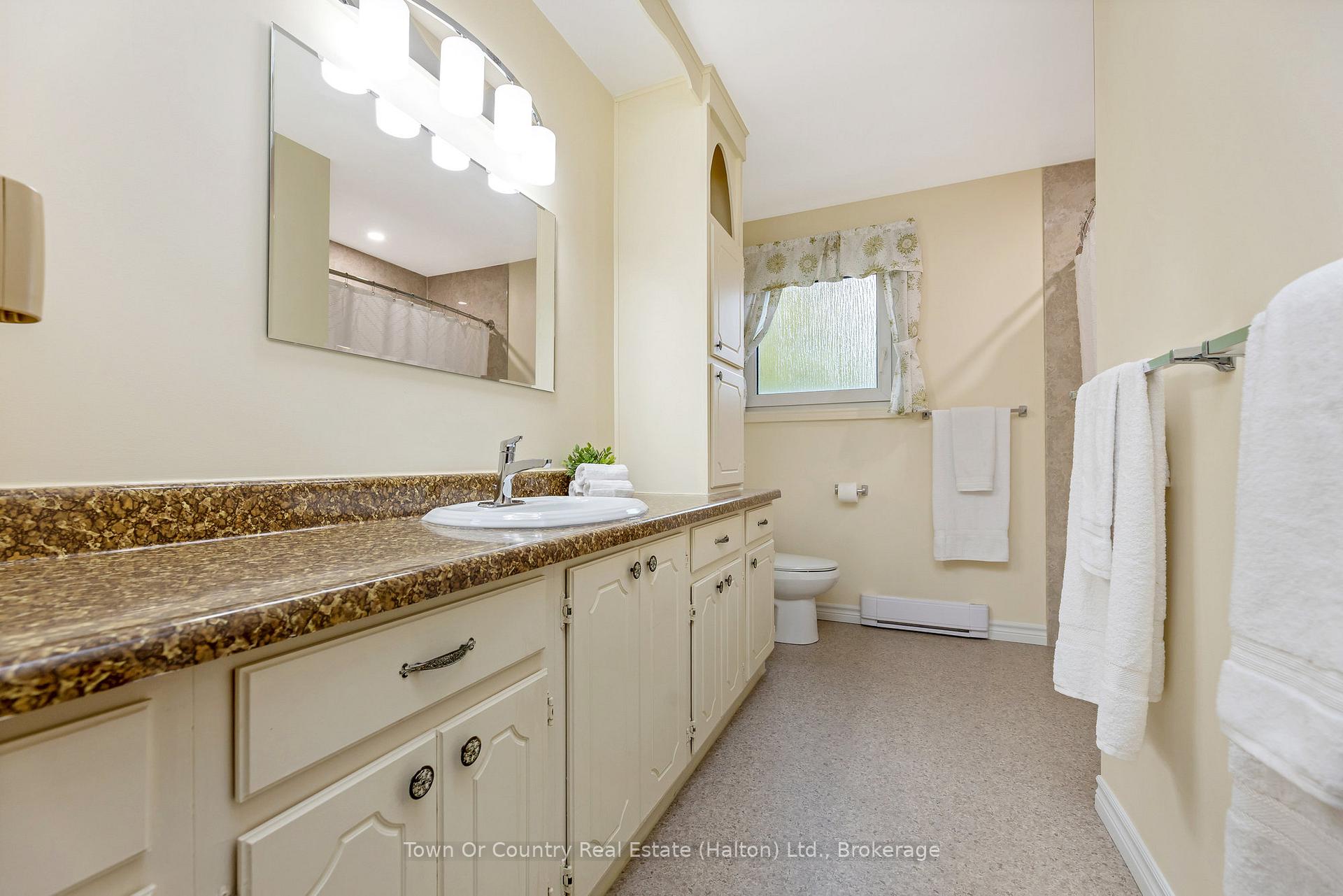 Photo 22 of 370 Roselawn Place, Waterloo — HOMEH
