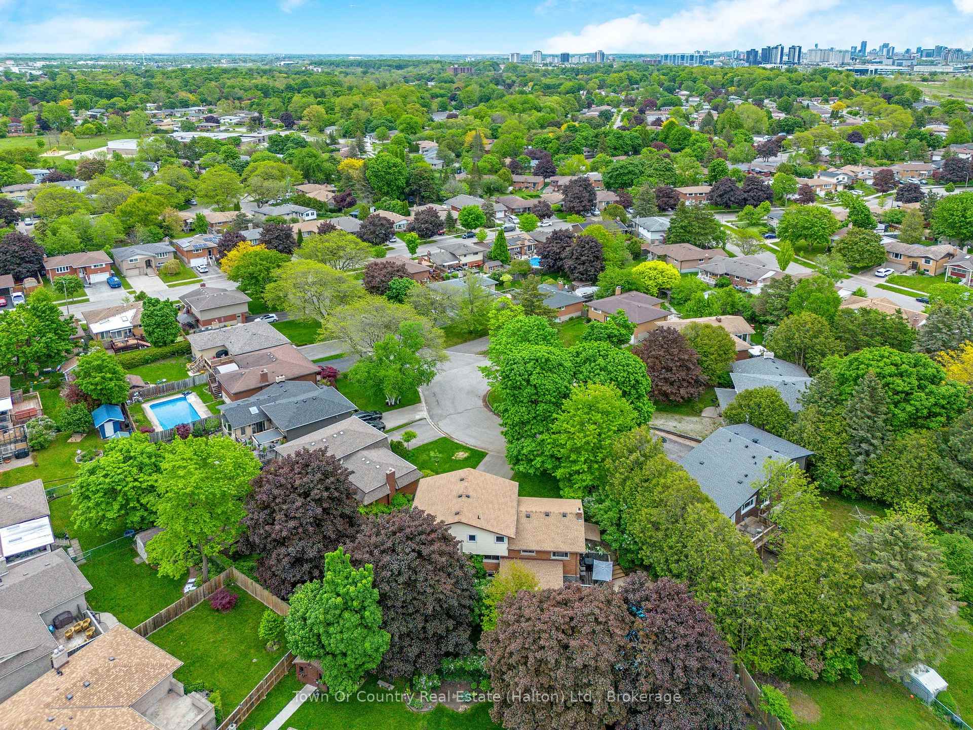 Photo 38 of 370 Roselawn Place, Waterloo — HOMEH