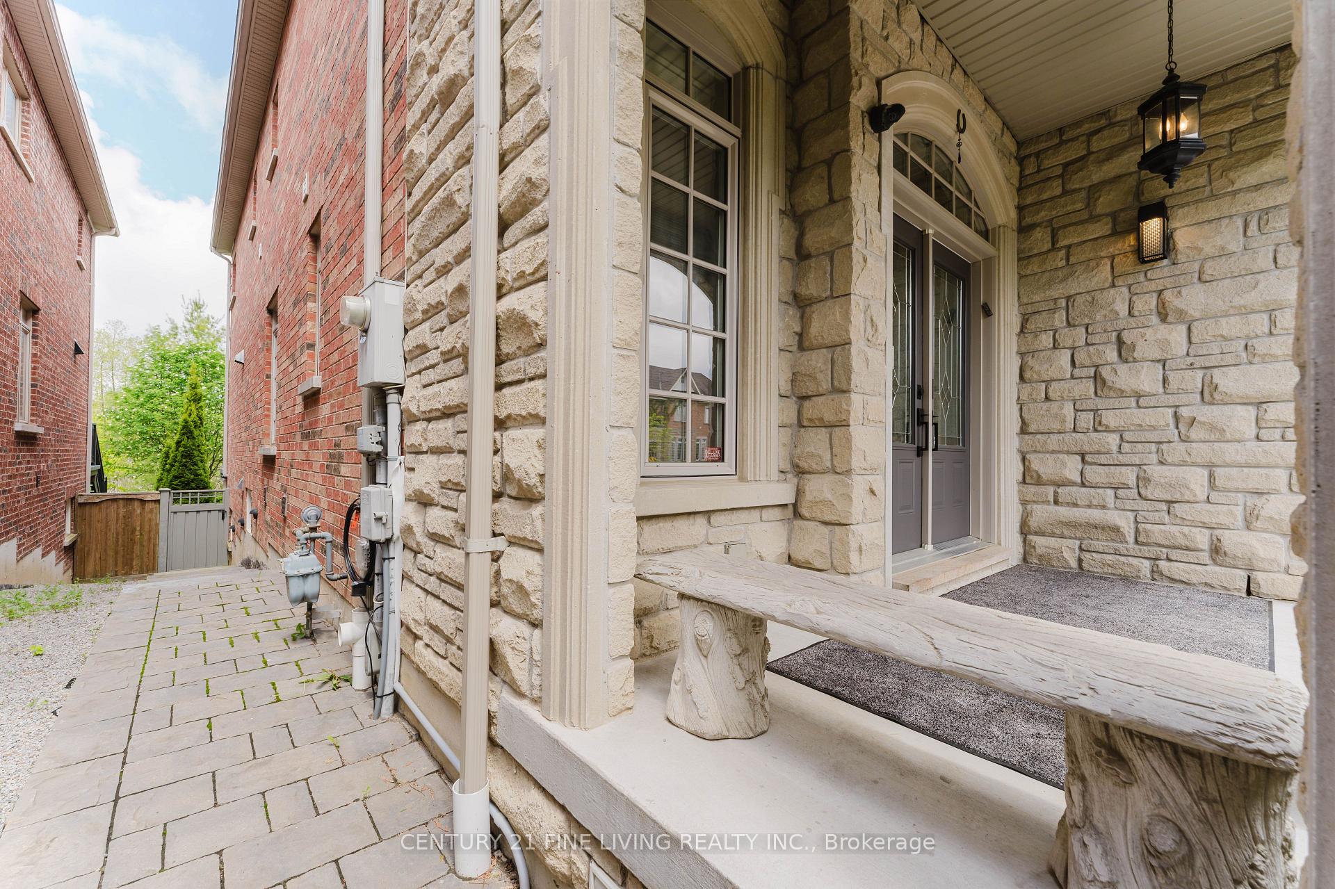 Photo 3 of 96 Wolf Creek Crescent, Vaughan, Patterson — HOMEH