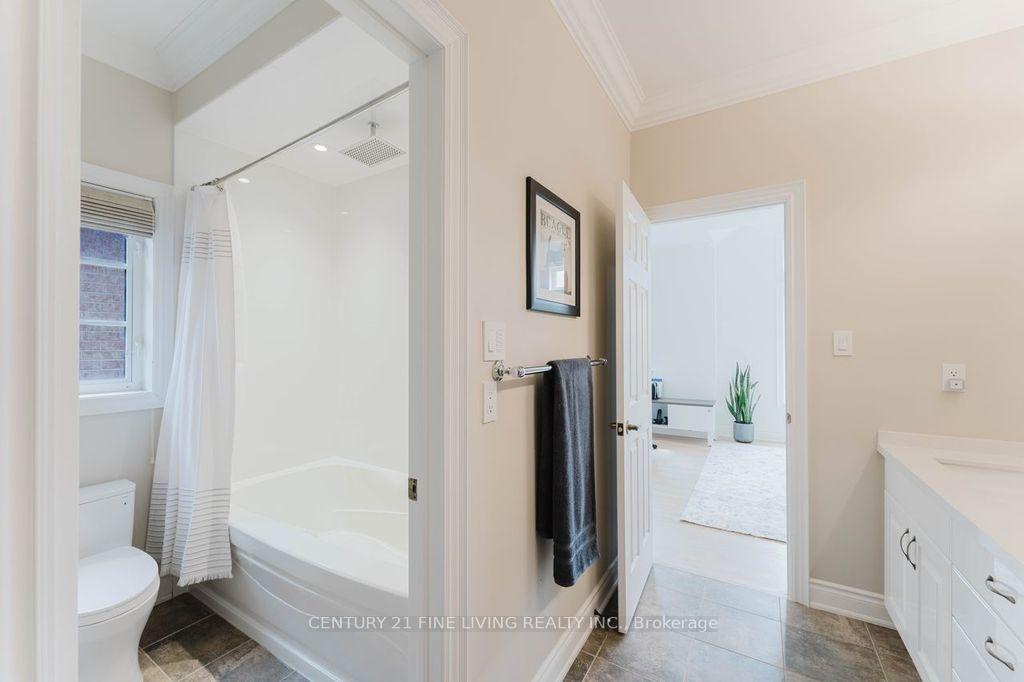 Photo 23 of 96 Wolf Creek Crescent, Vaughan, Patterson — HOMEH