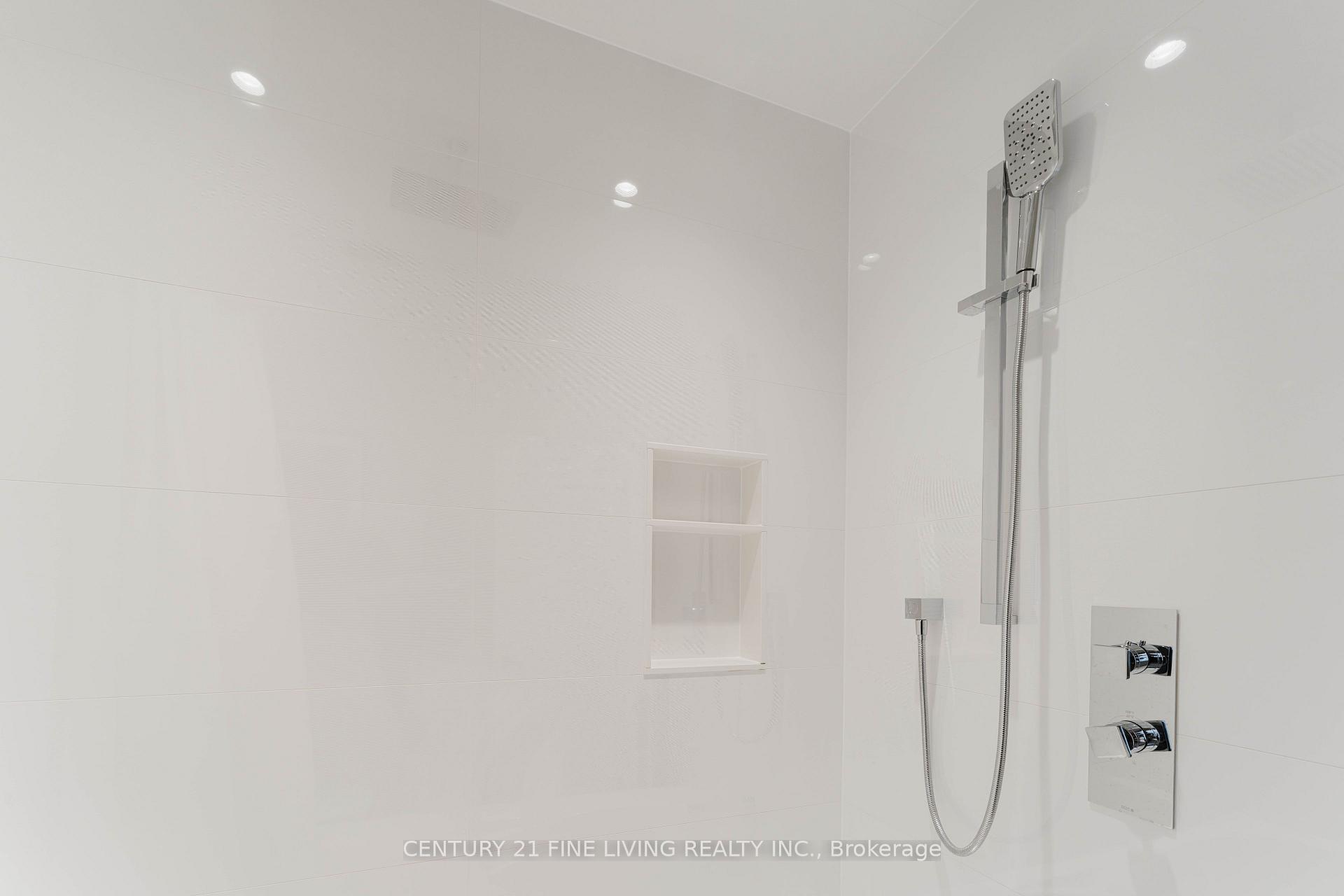 Photo 24 of 96 Wolf Creek Crescent, Vaughan, Patterson — HOMEH