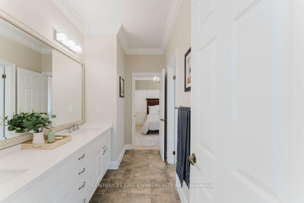 Photo 25 of 96 Wolf Creek Crescent, Vaughan, Patterson — HOMEH