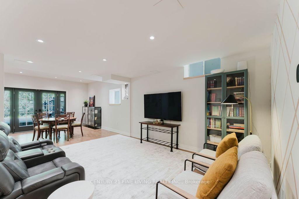 Photo 32 of 96 Wolf Creek Crescent, Vaughan, Patterson — HOMEH