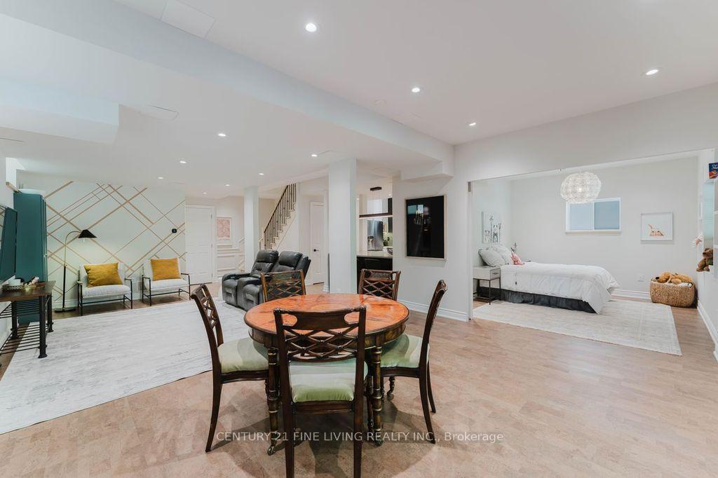 Photo 34 of 96 Wolf Creek Crescent, Vaughan, Patterson — HOMEH