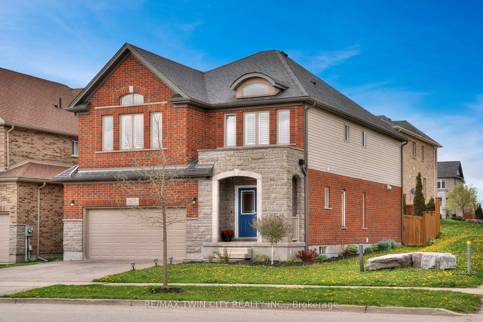 Photo 2 of 435 Rideau River Street, Waterloo — HOMEH