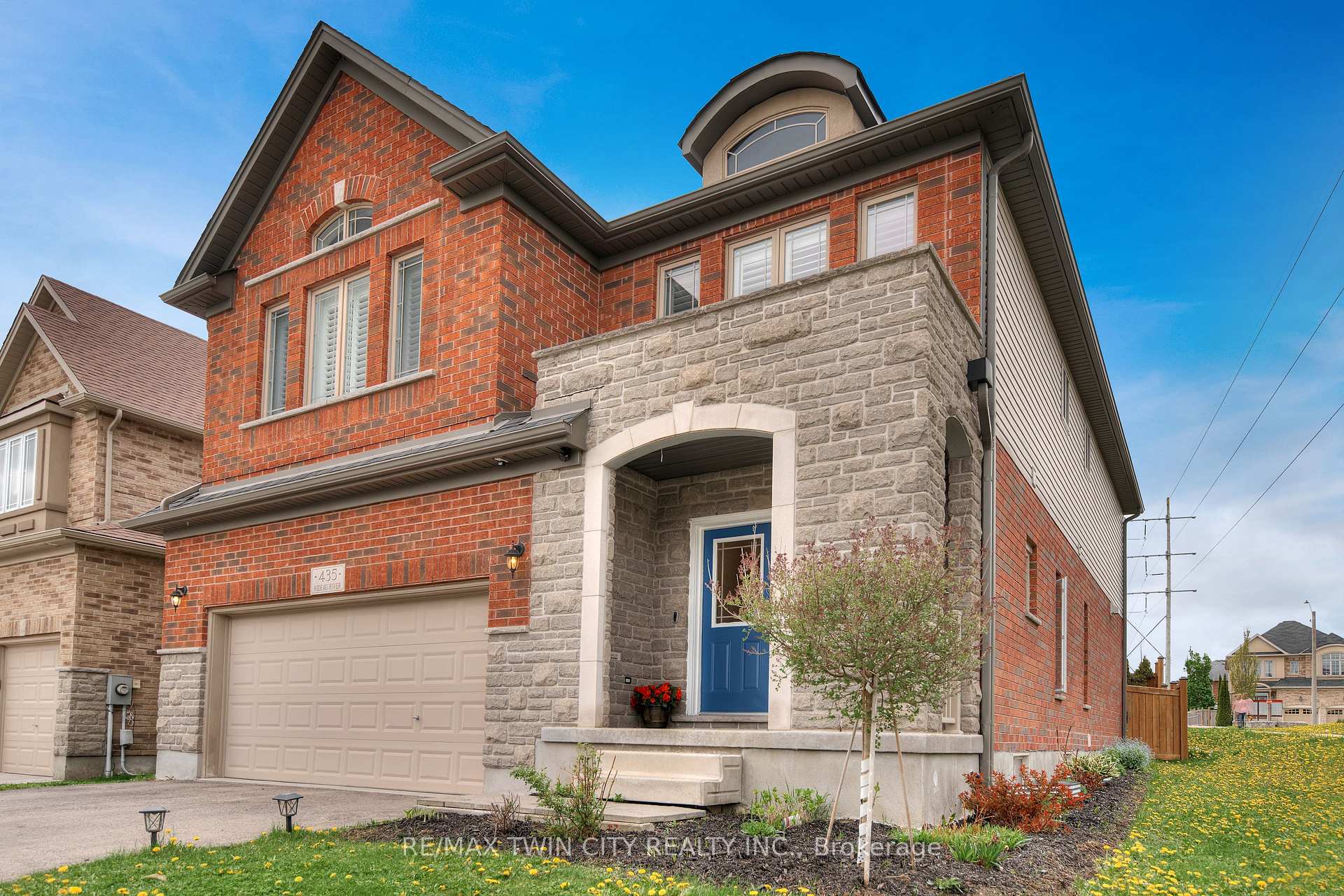 Photo 3 of 435 Rideau River Street, Waterloo — HOMEH