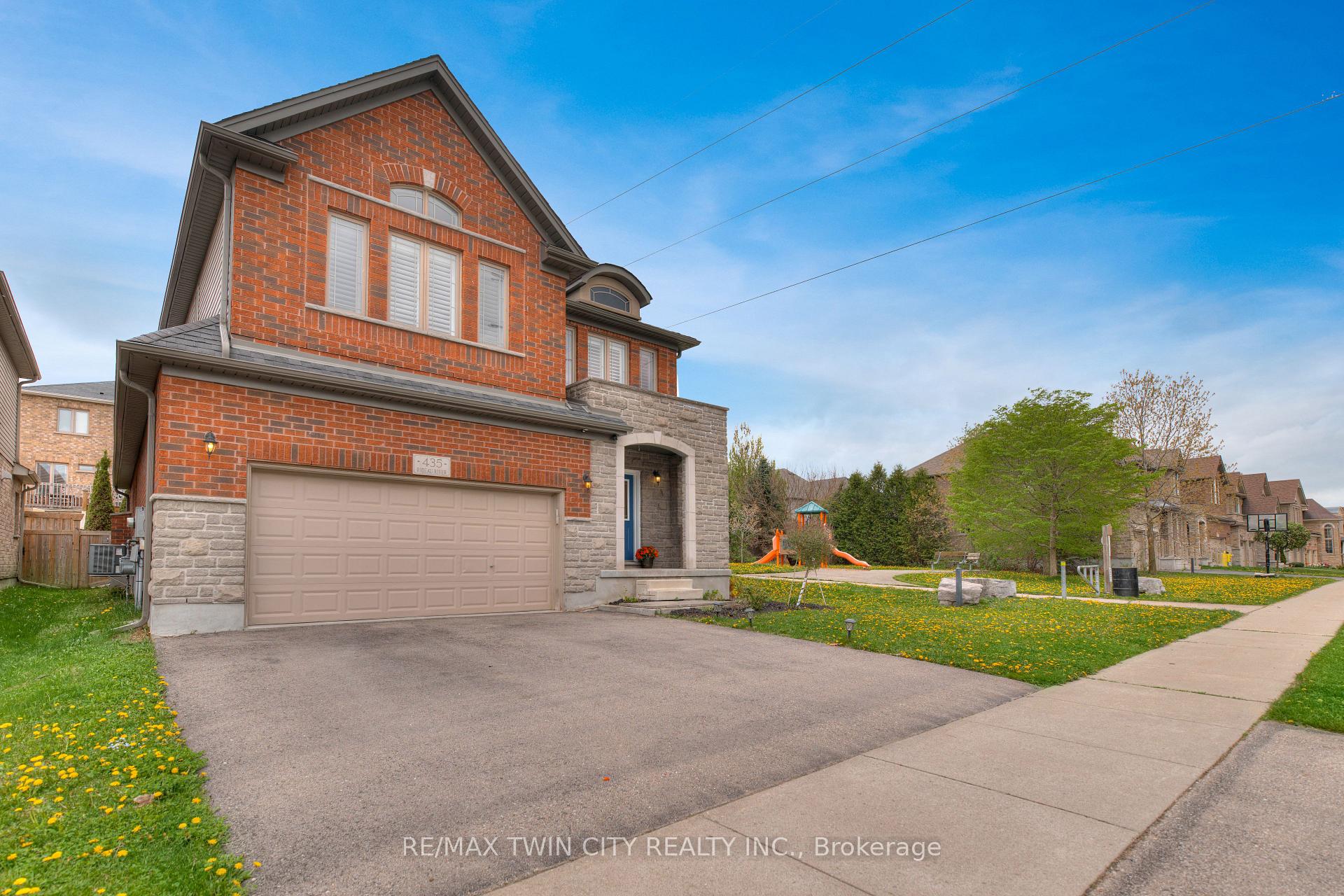 Photo 4 of 435 Rideau River Street, Waterloo — HOMEH