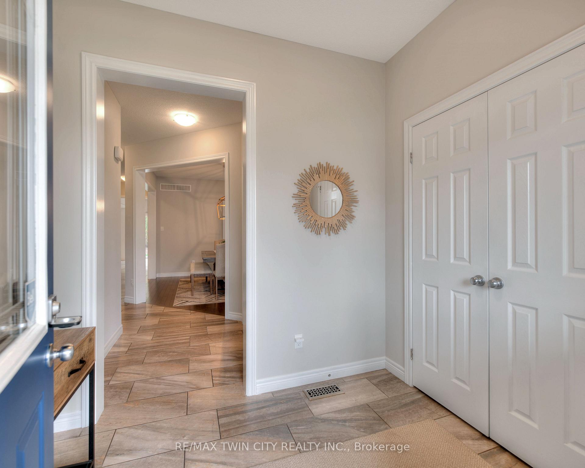 Photo 6 of 435 Rideau River Street, Waterloo — HOMEH